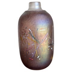 Vase en verre irisé et inclusions de couleurs par Bertil Vallien pour Kosta Boda