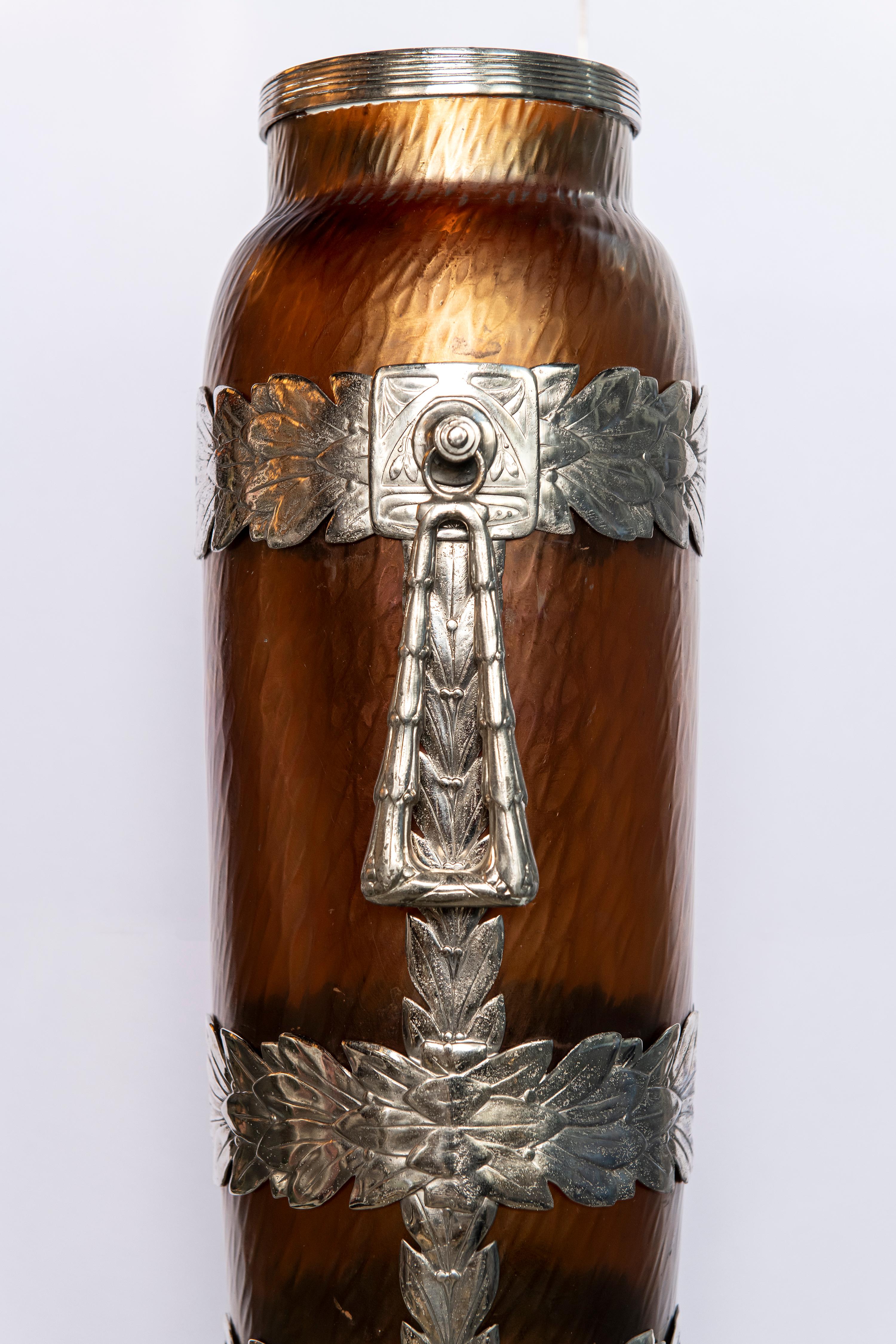 Jugendstil Vaso in vetro iridescente e placca d'argento, Germania, 1910 circa in vendita