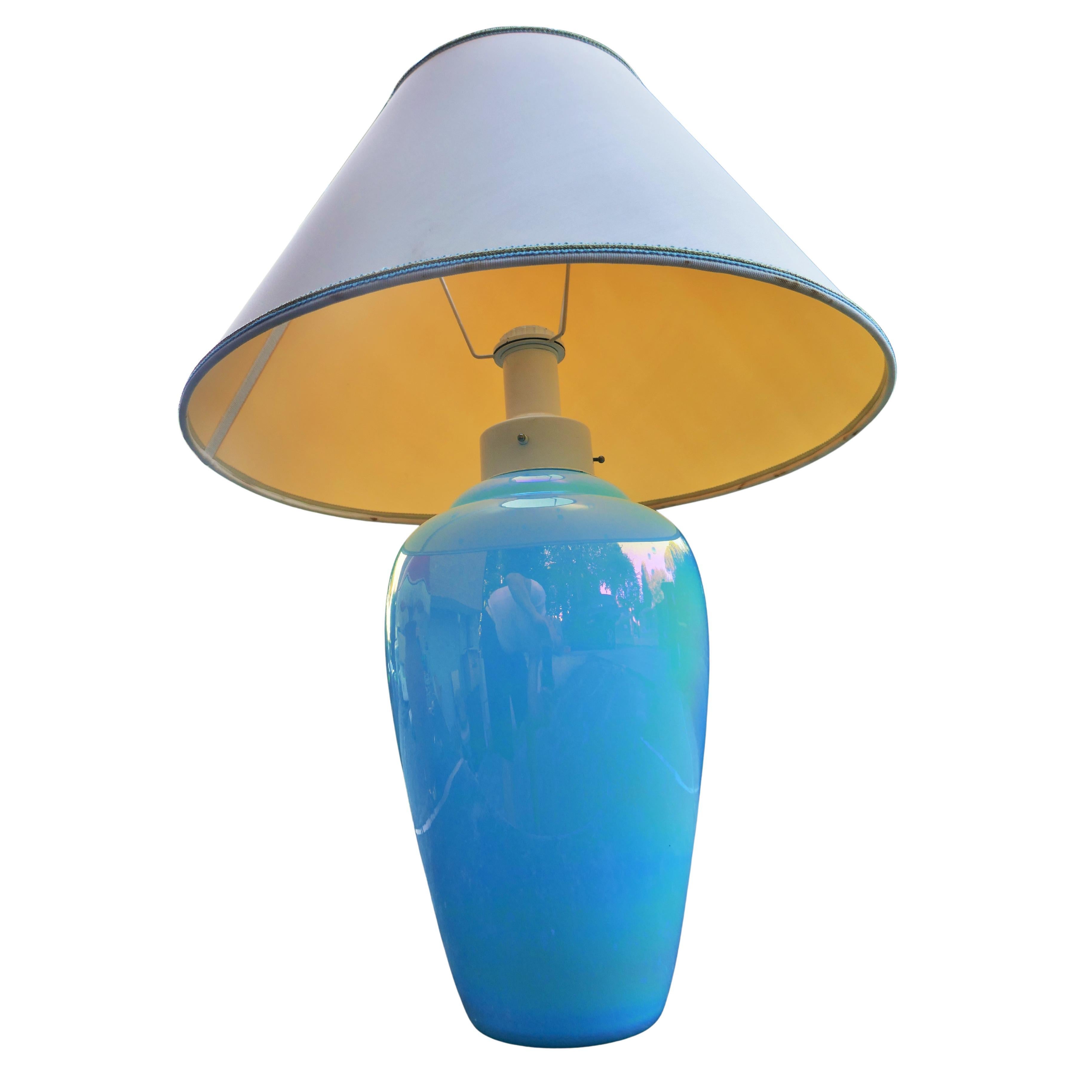Lampe de table en verre irisé, peut-être fabriquée par Effetre Murano en vente