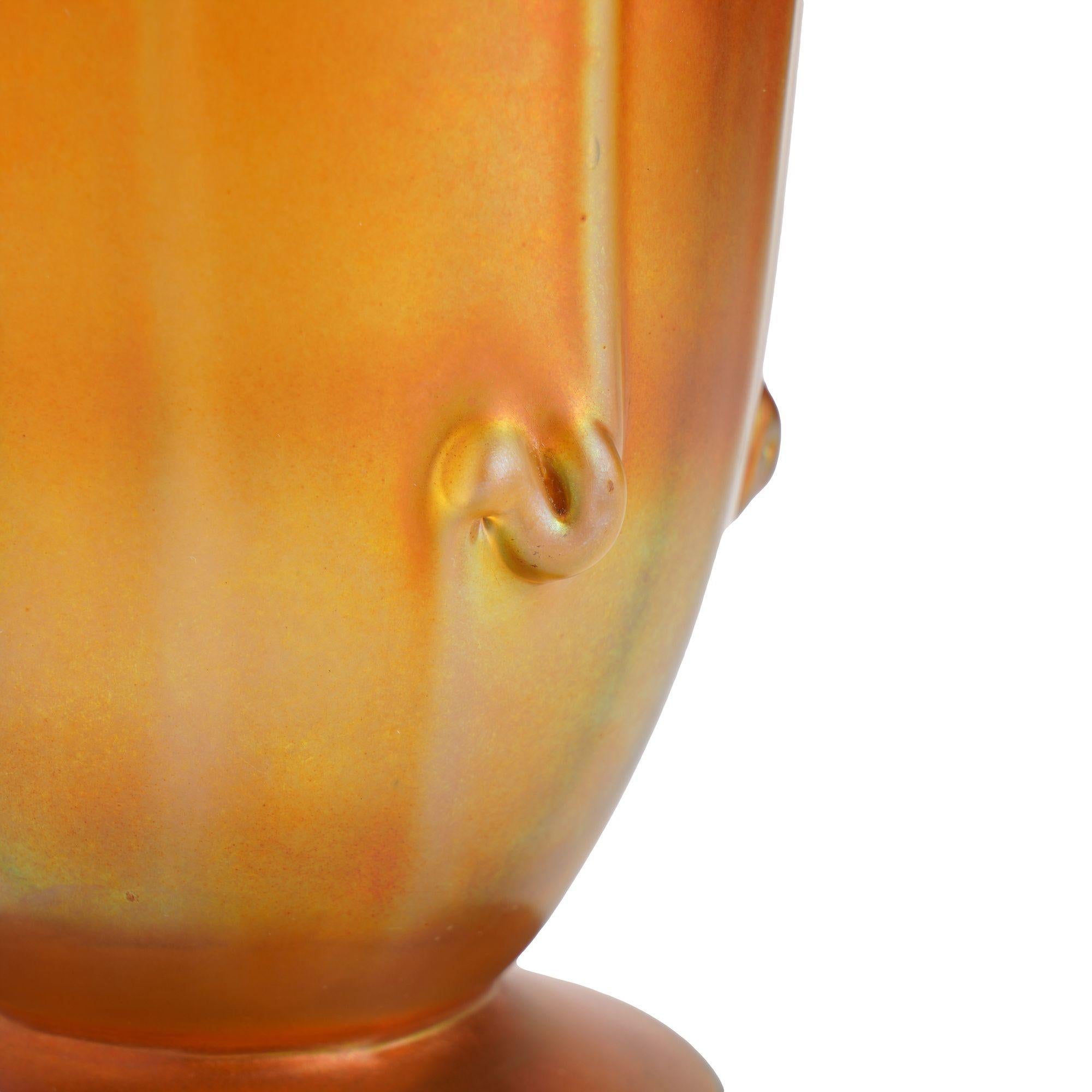 Iridescent gold Favrile glass vase by Louis Comfort Tiffany, 1900 In Excellent Condition For Sale In Kenilworth, IL