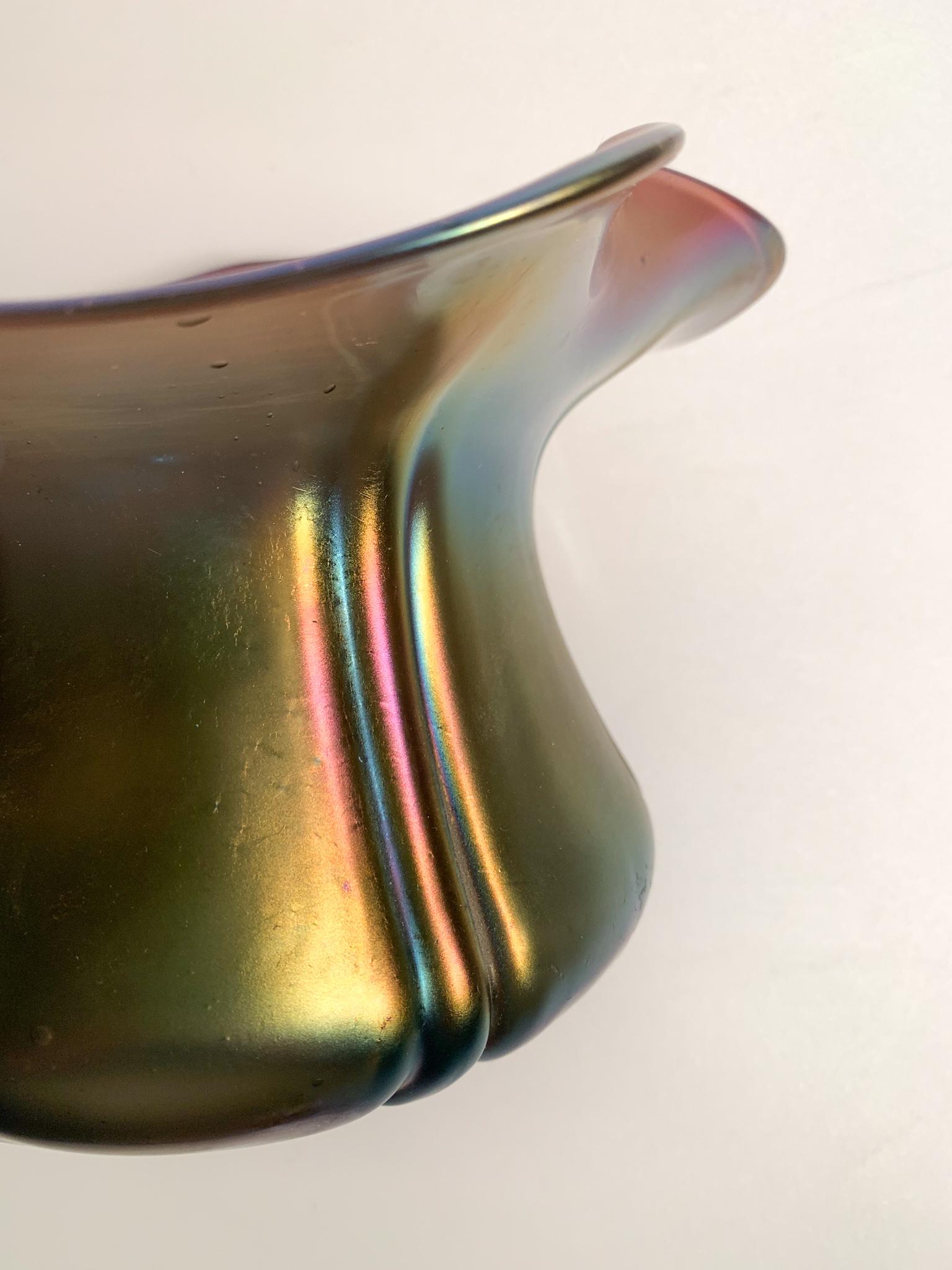 Iridescent Loetz Glass Vase with Flower Opening, 1940s For Sale 3