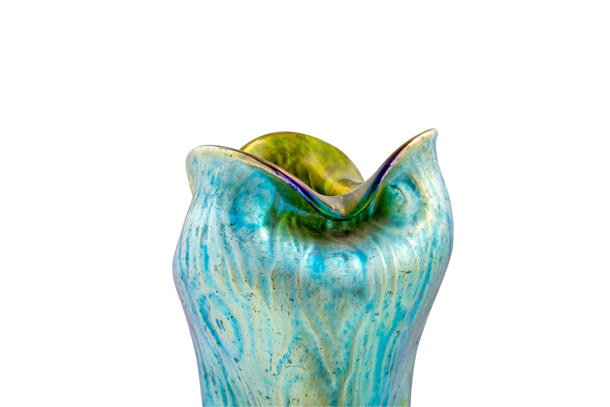 Austrian Iridescent Loetz Vase Rusticana Silberiris, Vienna, circa 1899, Art Nouveau