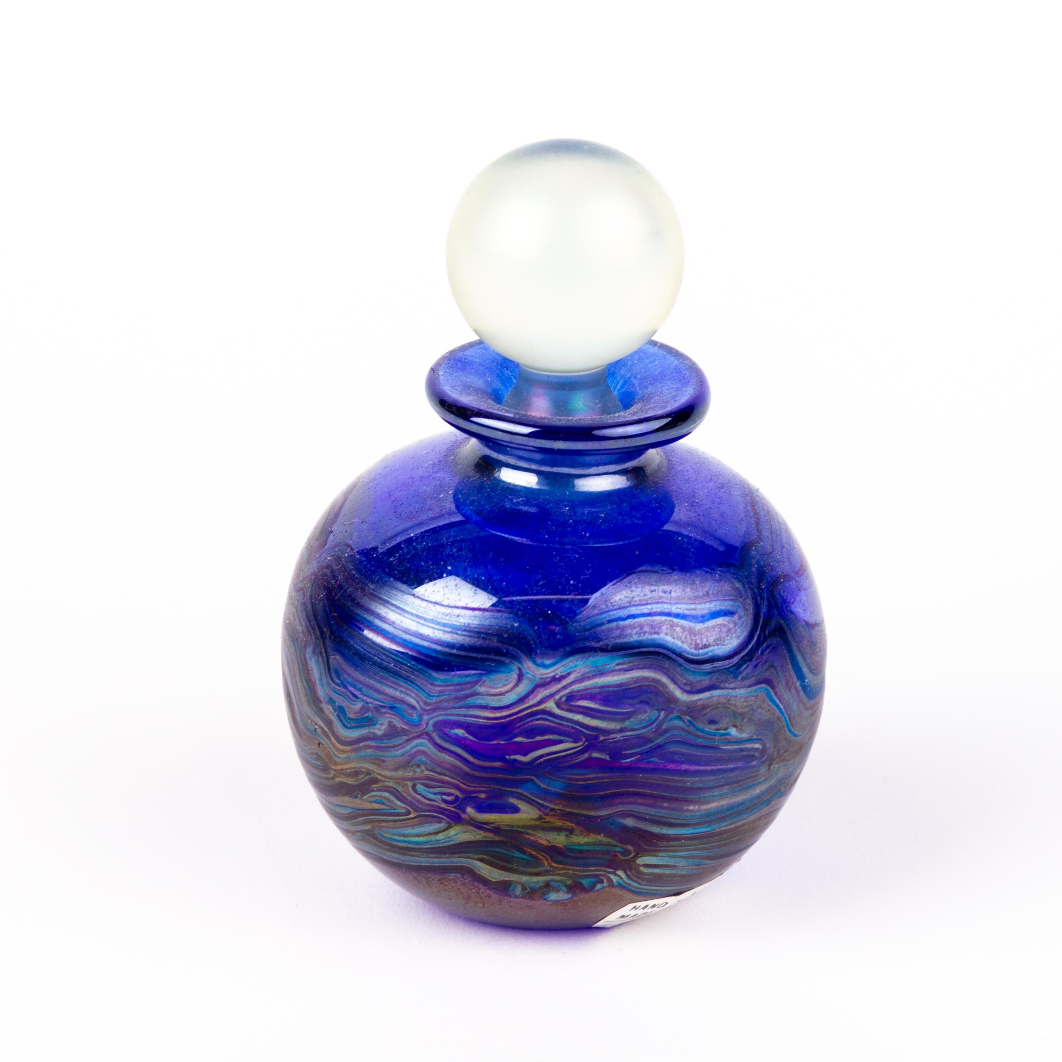 Flacon de parfum en verre design irisé de Malte Bon état à Nottingham, GB