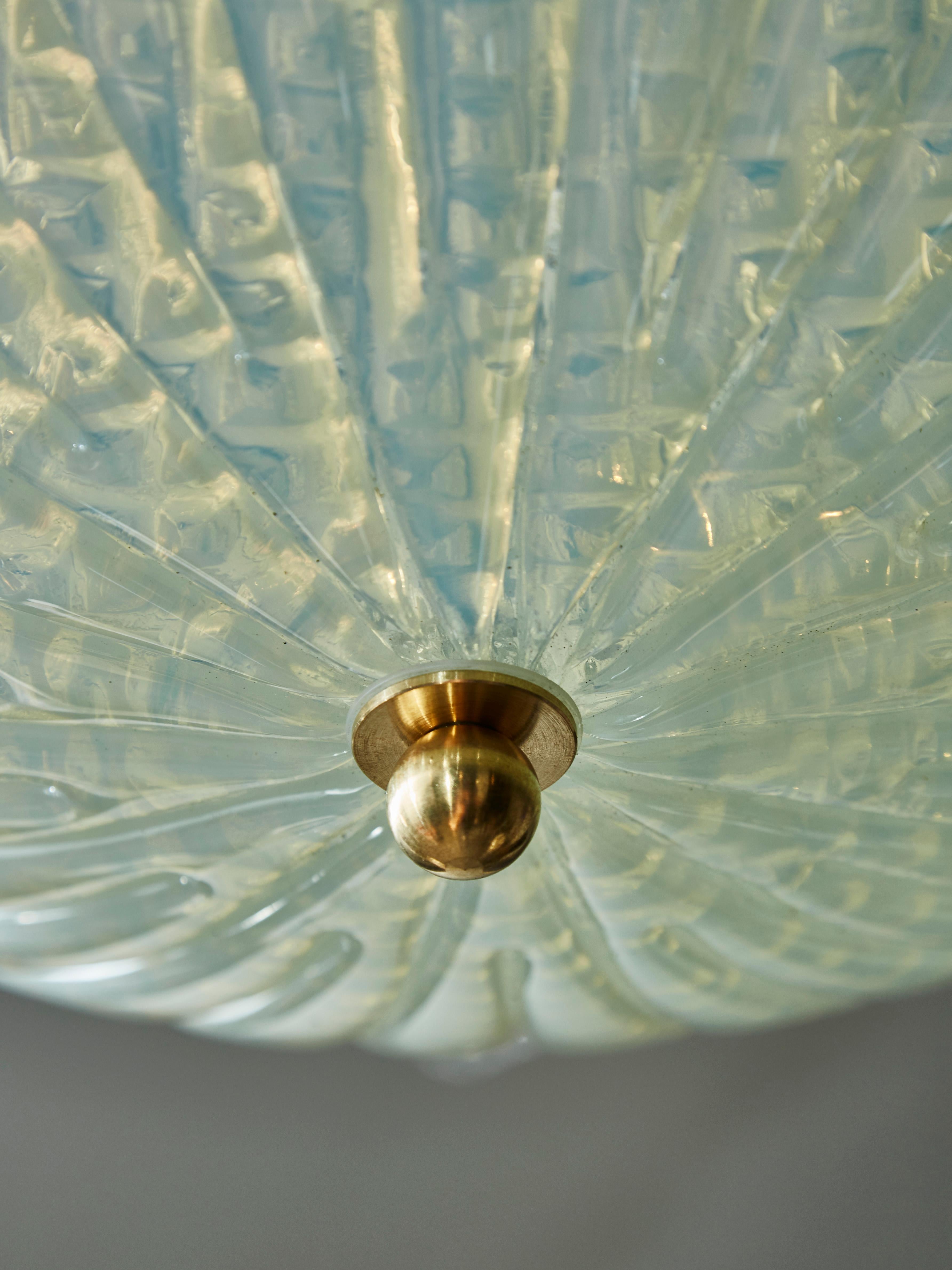 Verre de Murano Monture affleurante à feuilles en verre Murano irisé en vente