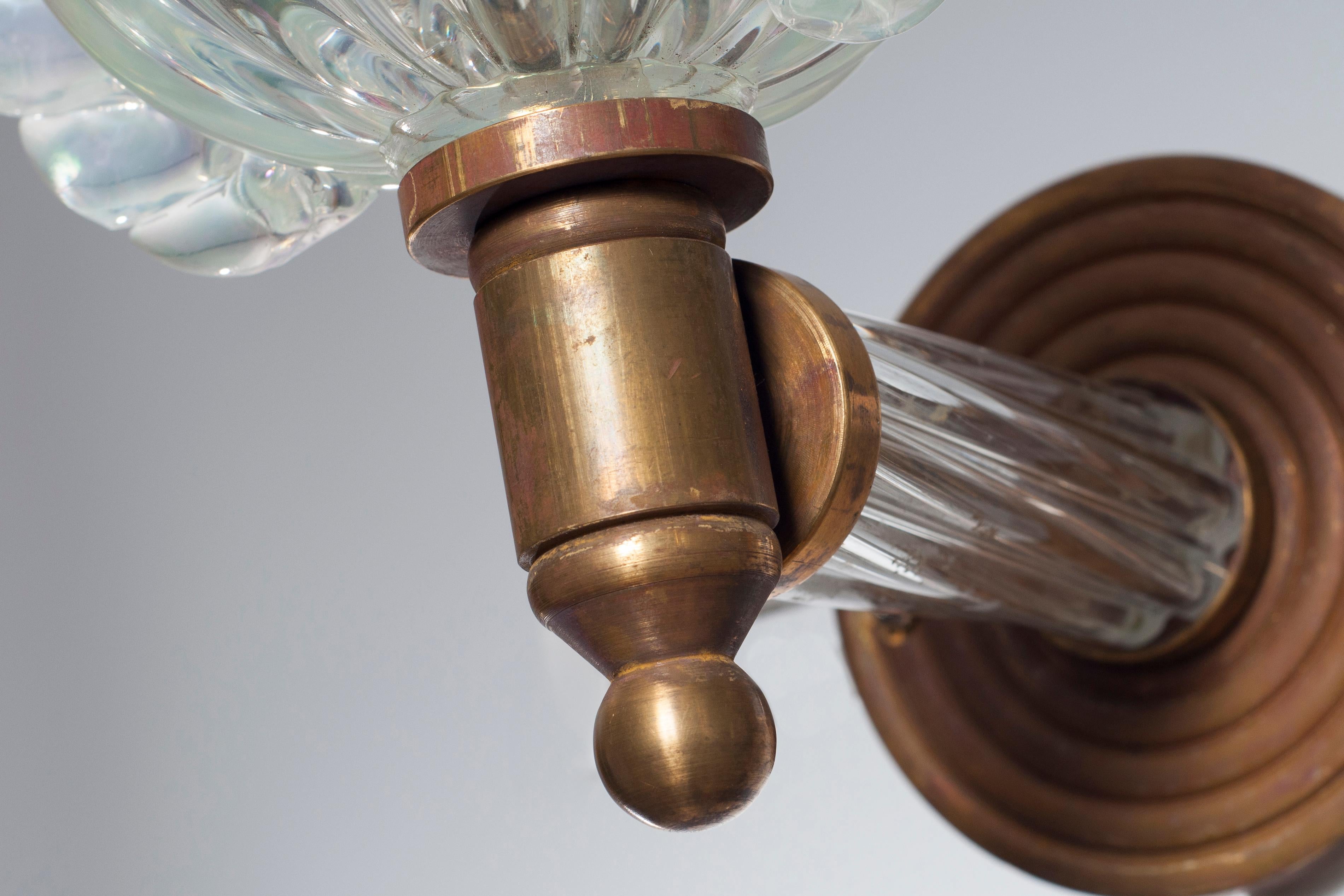 Italiano Applique in vetro di Murano iridescente di Giovanni Dalla Fina, Italia, CIRCA 1970 in vendita