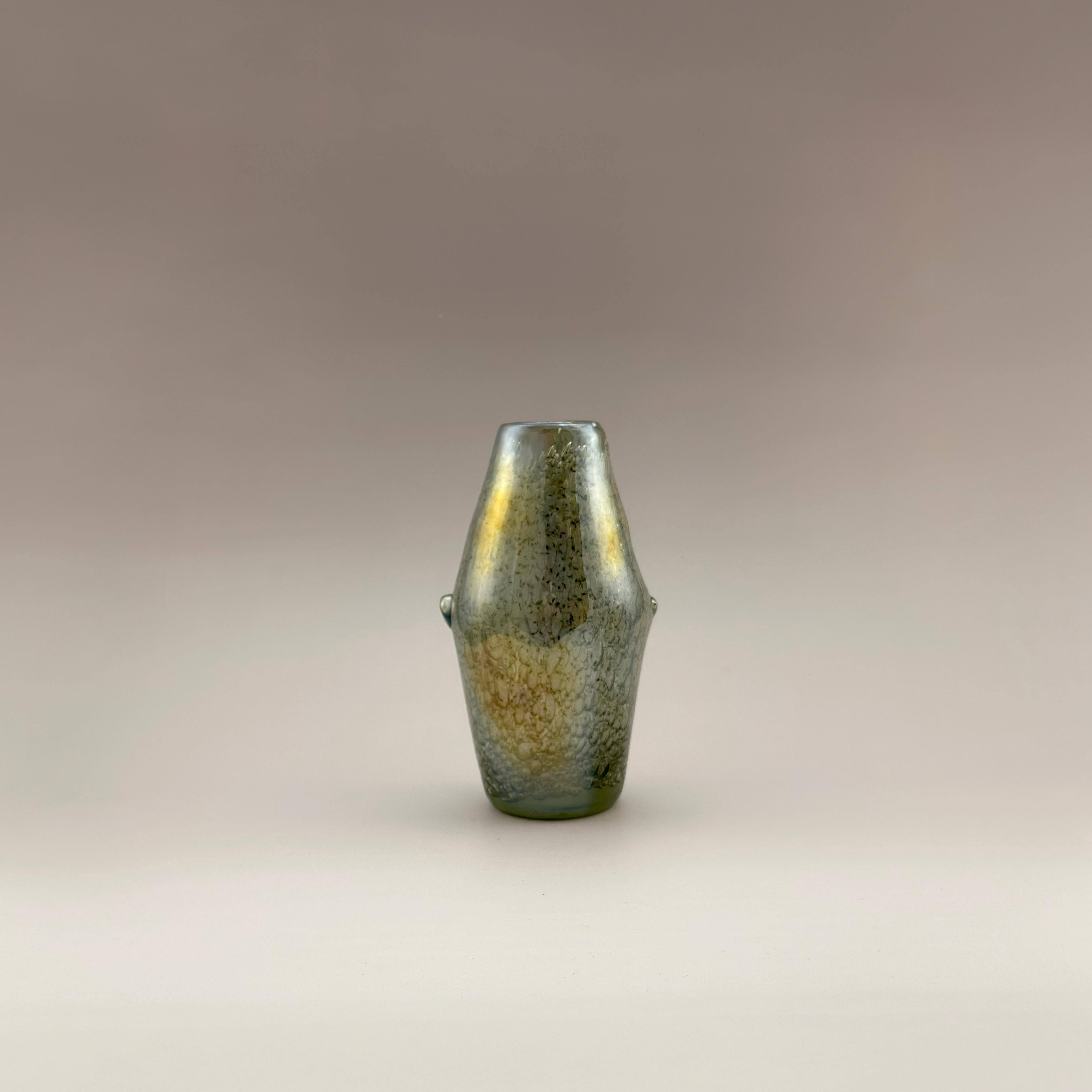 Schillernde Vase aus Murano-Freiformenglas mit Efeso-Blasen-Effekt, um 1970 (Handgefertigt) im Angebot
