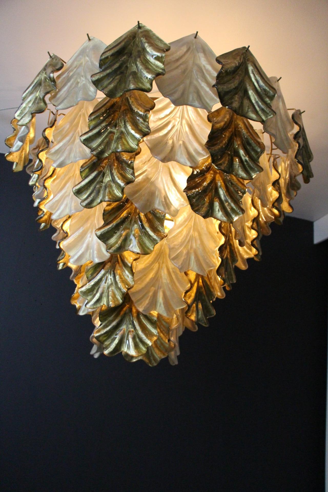 Iridescent Pearly and Golden Italian Murano Glass Chandelier In Barovier Style For Sale 5