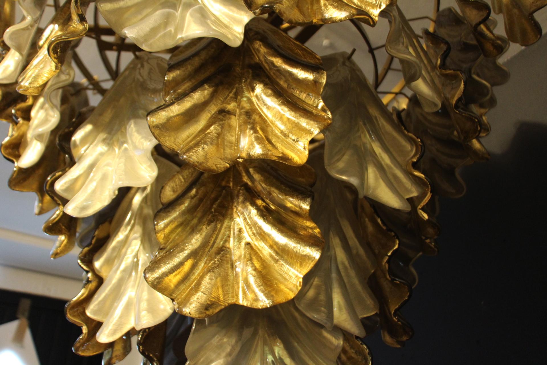 Iridescent Pearly and Golden Italian Murano Glass Chandelier In Barovier Style For Sale 12