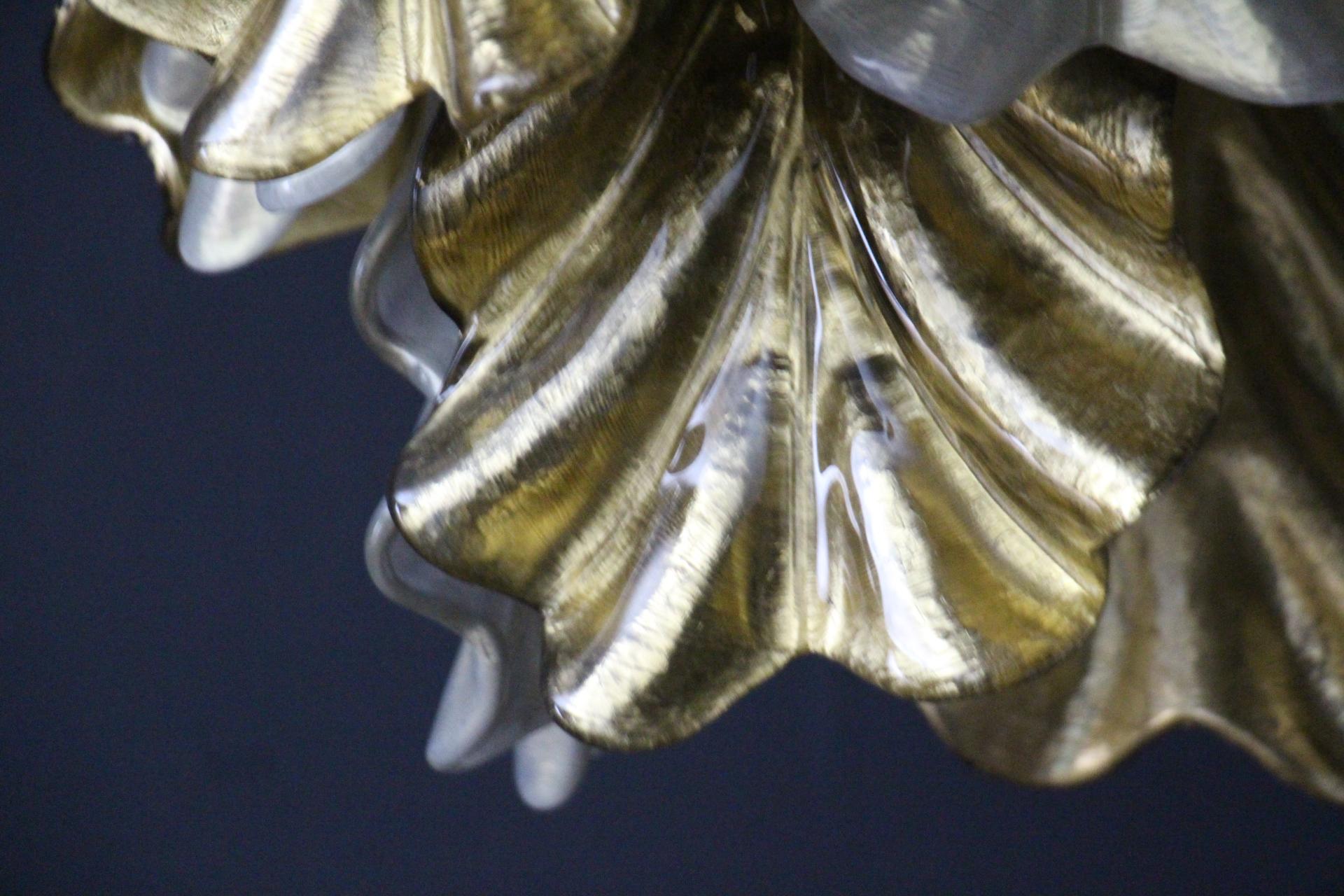 Schillernde Perle und goldenen italienischen Murano-Glas-Kronleuchter in Barovier Stil (Italienisch) im Angebot