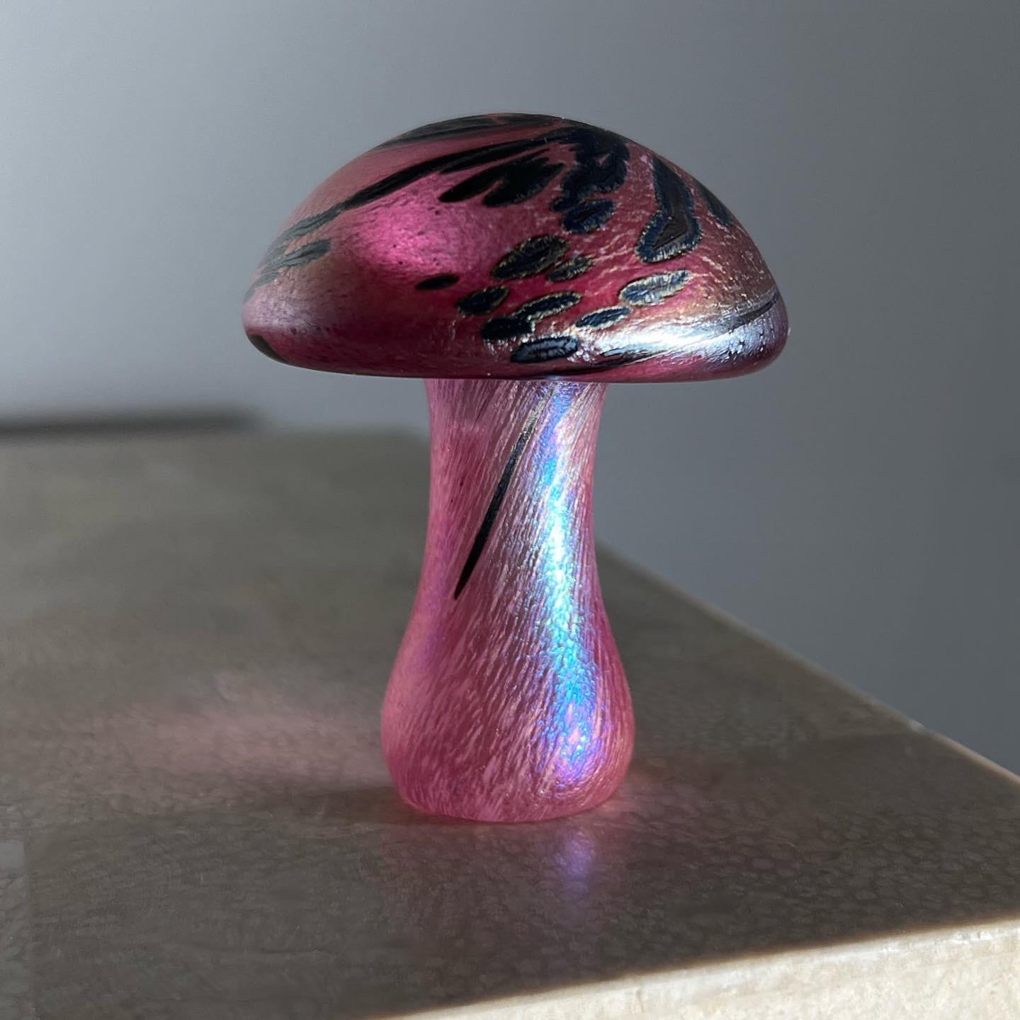 Iridescent Pink Art Glass Mushroom Objet d’art, Early Aughts 3