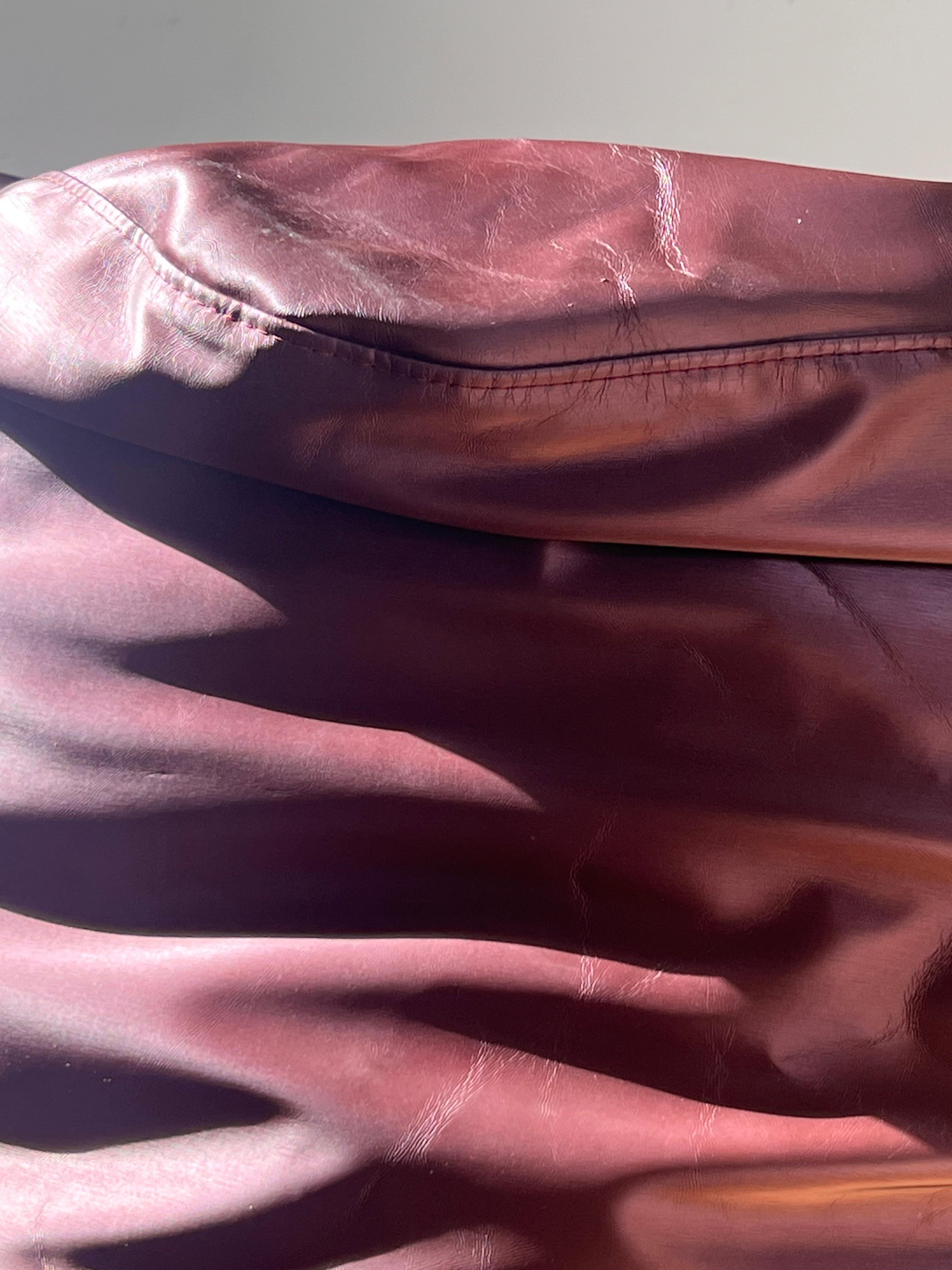 Sac canard violet irisé de Ligne Roset, début du 21e siècle en vente 12