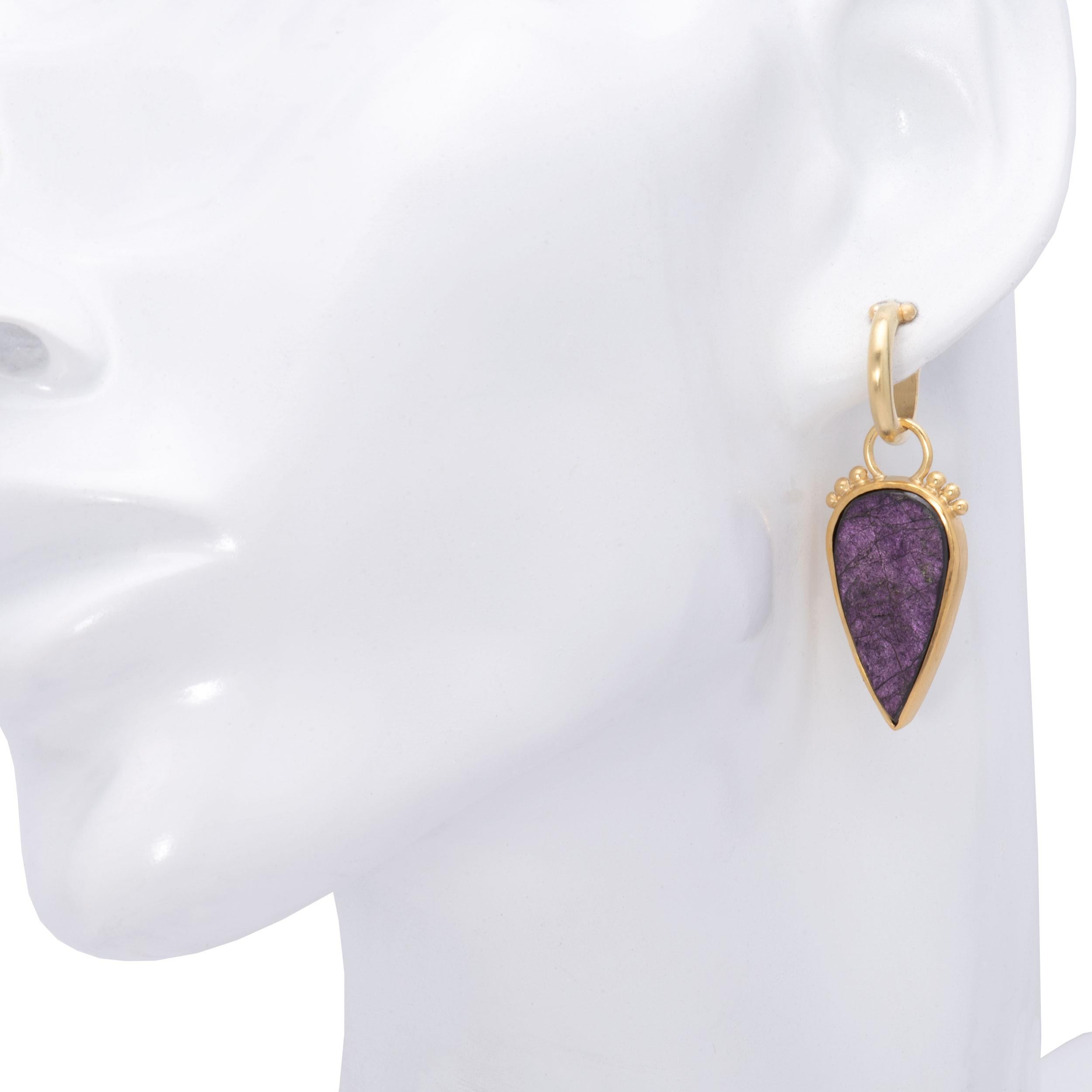 Iridescent Purpurite Teardrop Earrings in 22 Karat and 18 Karat Gold In New Condition For Sale In Santa Fe, NM