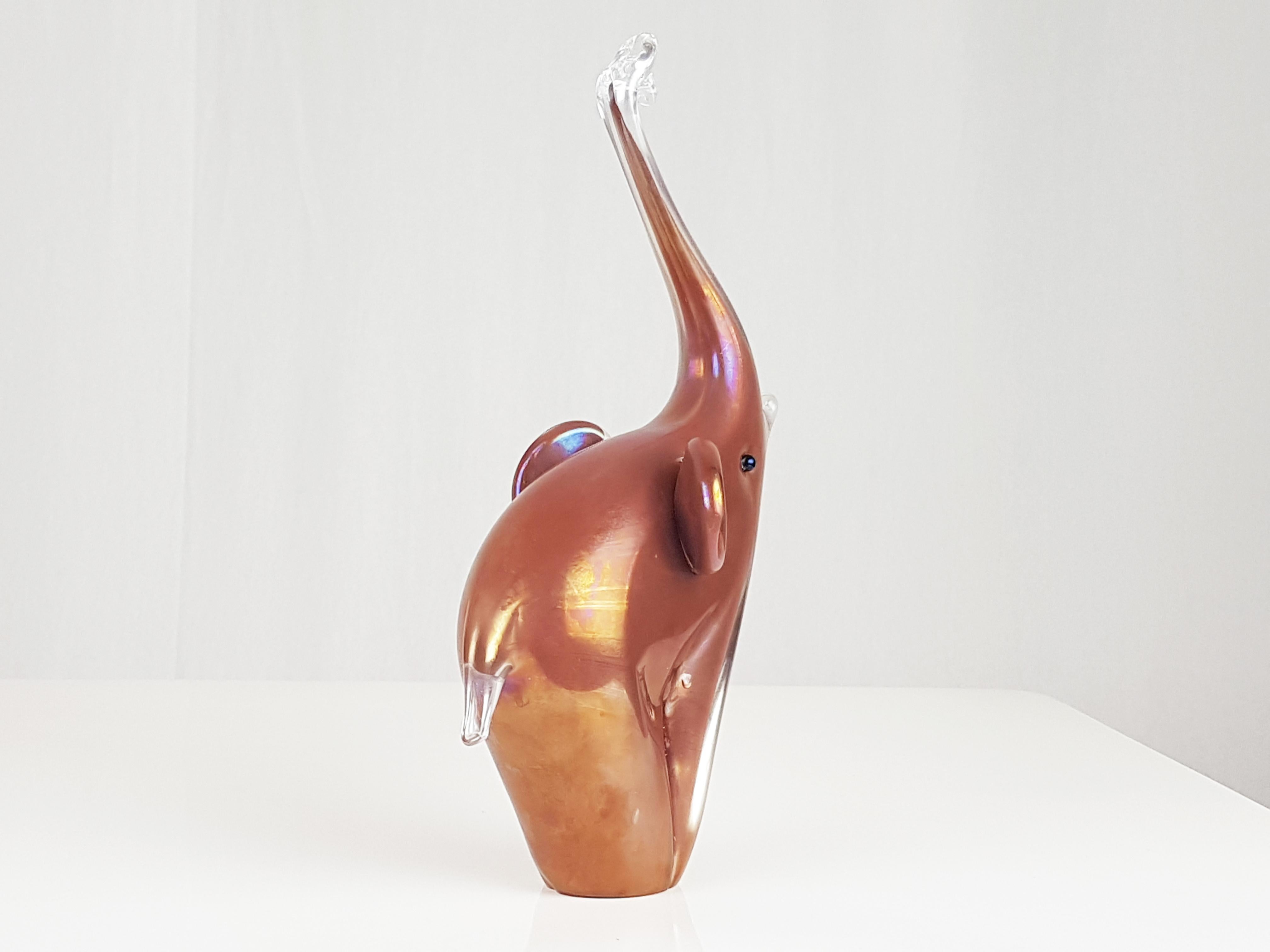 Iridescent Red Murano Glass 1960s Elephant Attributed to Archimede Seguso In Excellent Condition For Sale In Varese, Lombardia