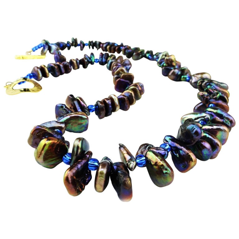Gemjunky Unique, Iridescent, Triangular BronzeGreen Pearl Necklace For