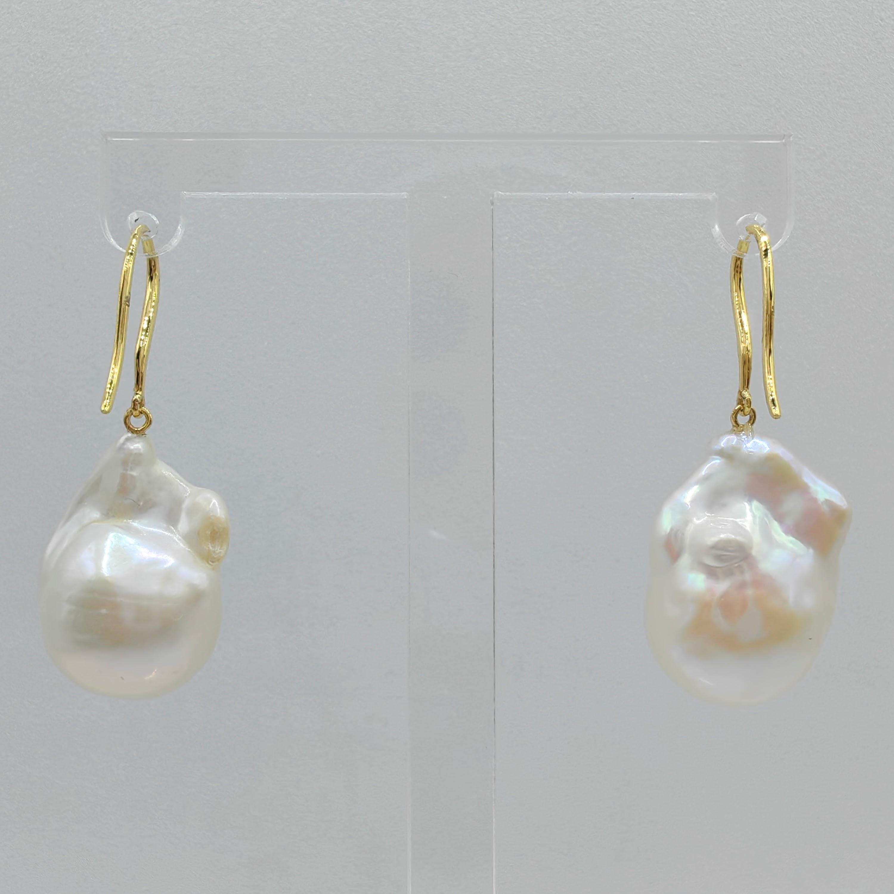 Iridescent White Baroque Pearl Drop Earrings With 18K Yellow Gold French Hooks In New Condition For Sale In Wan Chai District, HK