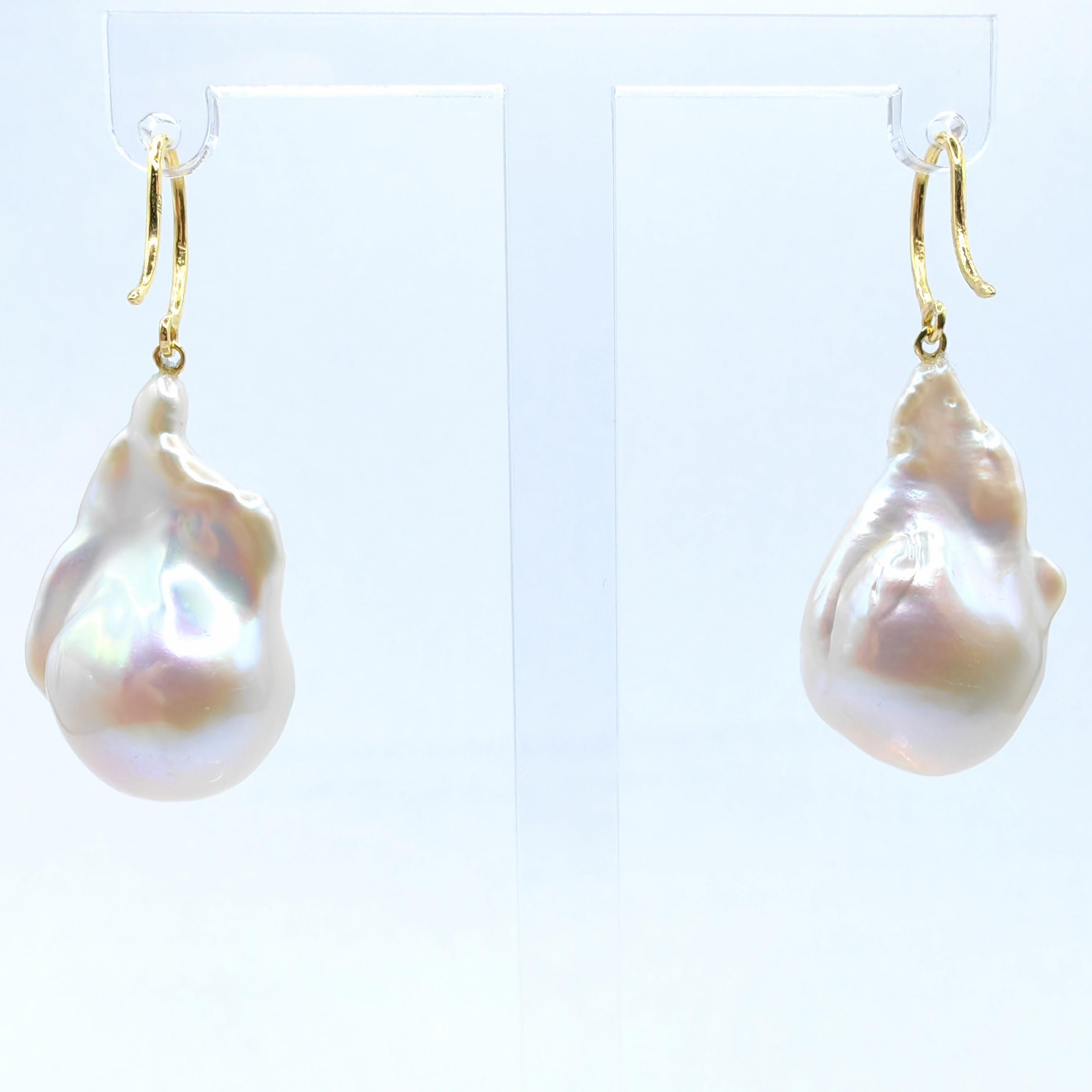 Iridescent White Baroque Pearl Drop Earrings With 18K Yellow Gold French Hooks In New Condition For Sale In Wan Chai District, HK