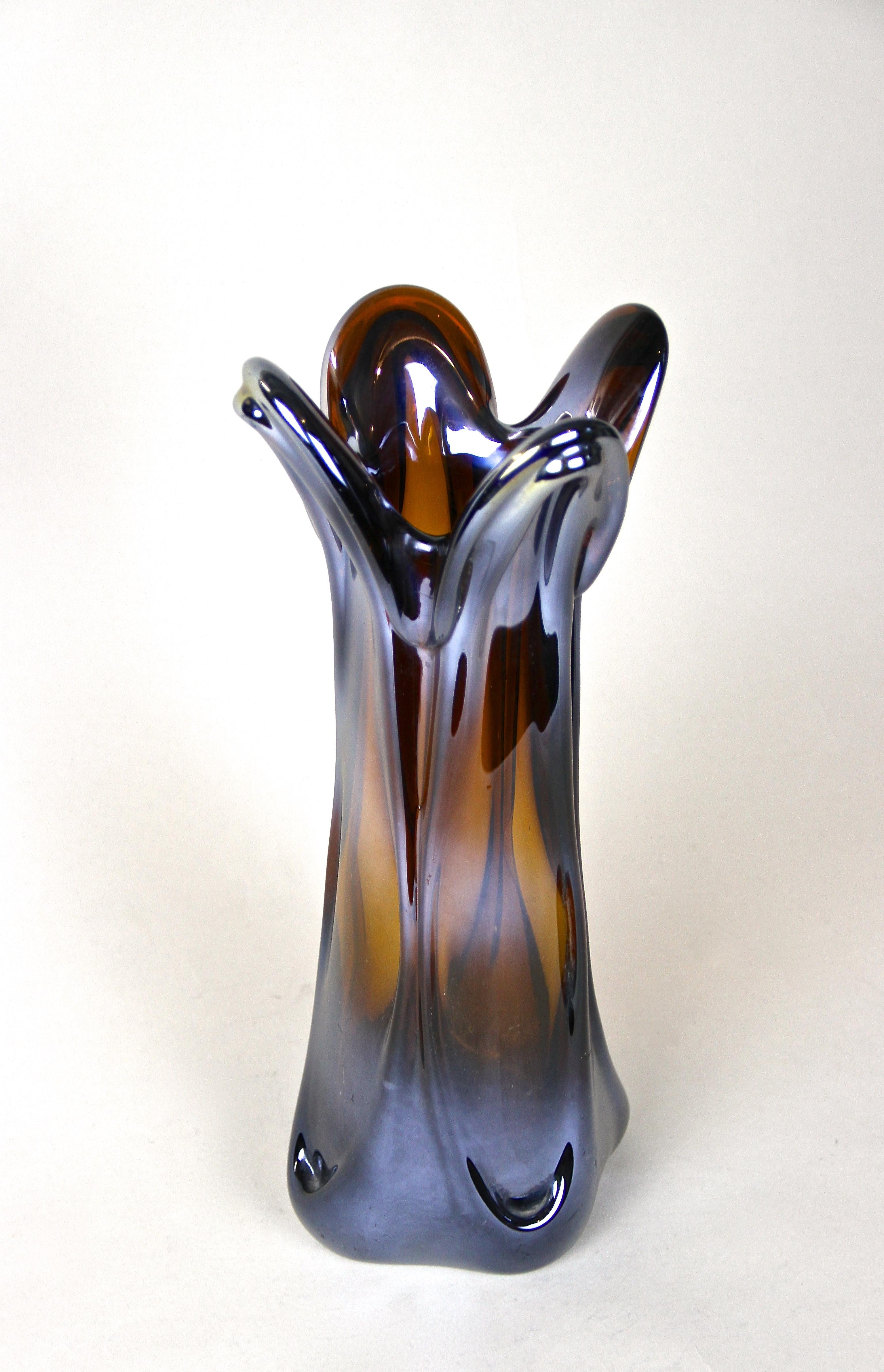 Iridiscent Murano Glass Vase Amber Colored with Chrome Effect, Italy circa 1970 For Sale 11