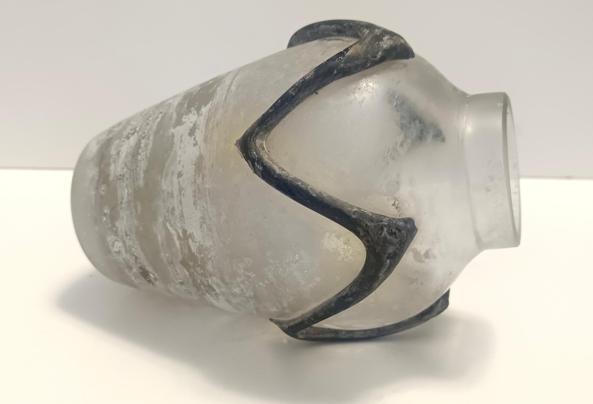 Iridiscent Transparente und schwarze Scavo-Glasvase aus Scavo-Glas, Cenedese, Italien im Angebot 1