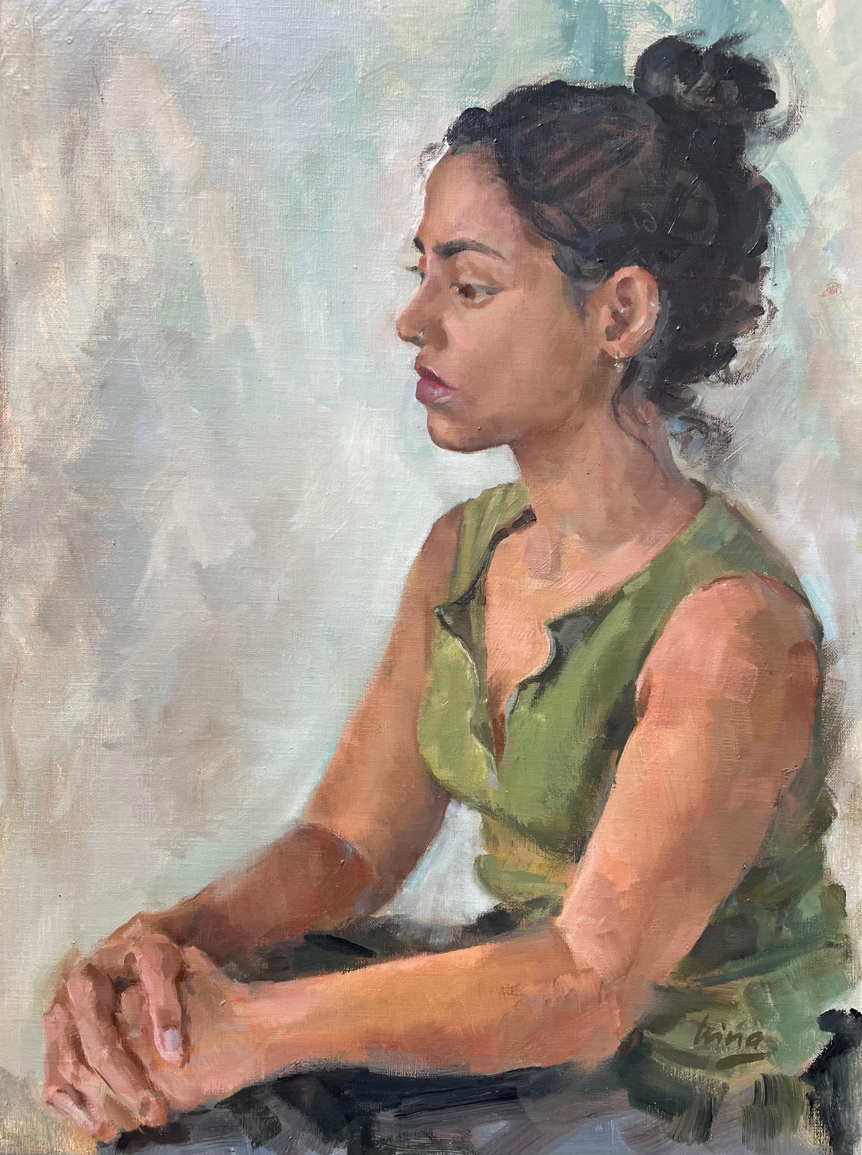 "Perso nei pensieri", ritratto femminile contemporaneo, verticale, grigio, verde, beige
