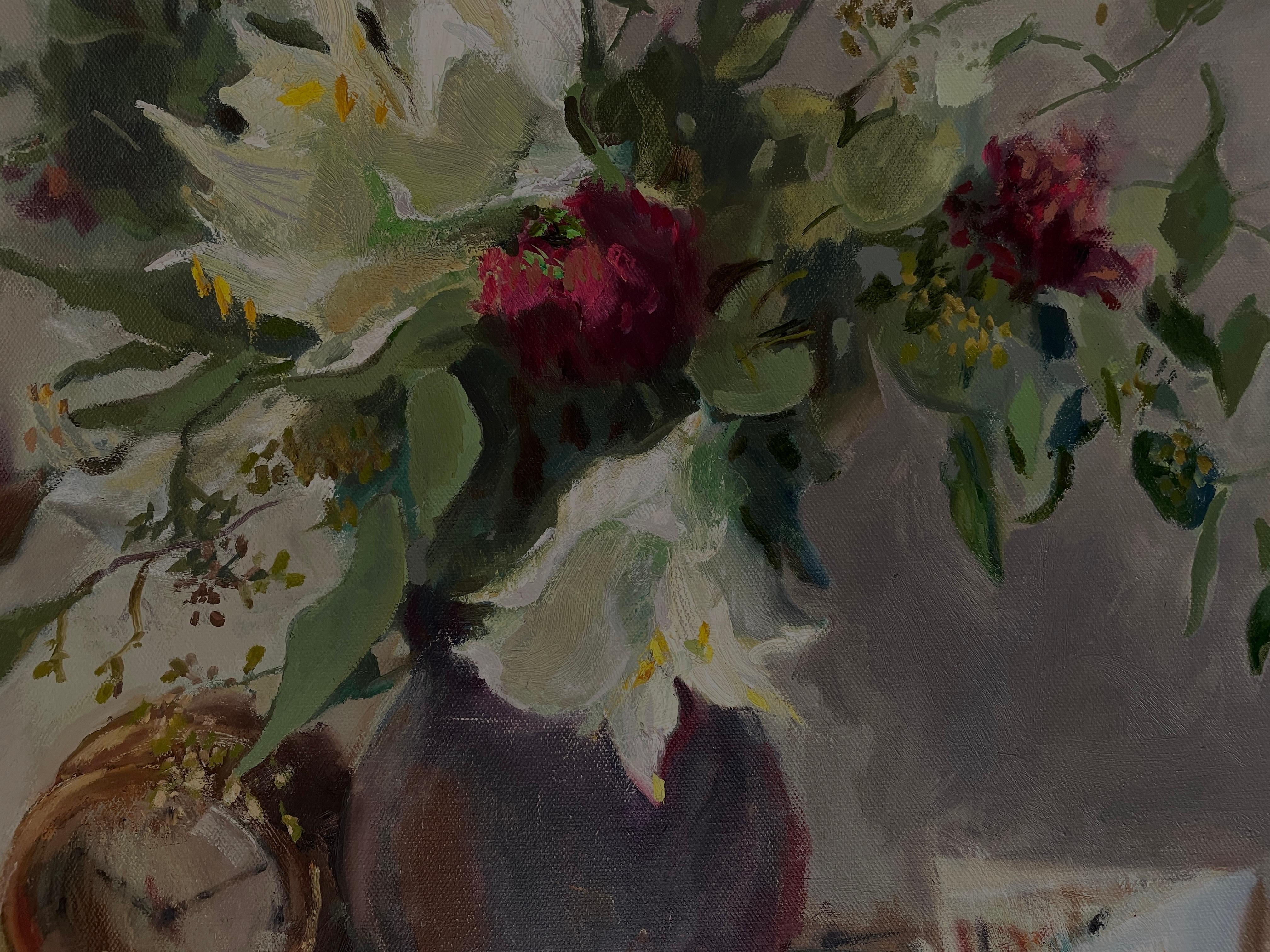 Winterstrauß, Amaryllis, Blumenstillleben, liegend, Öl (Impressionismus), Painting, von Irina Forrester