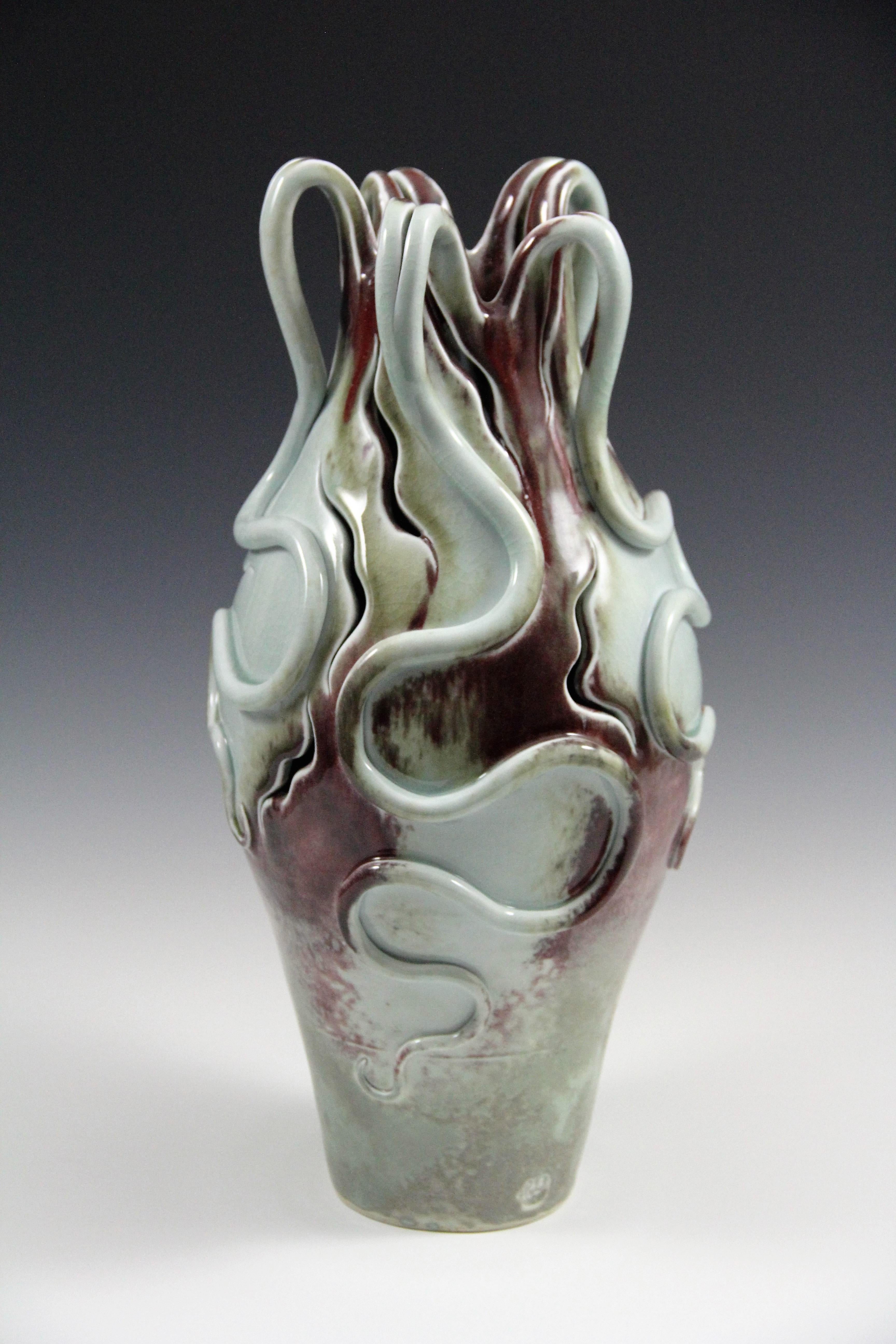 Medusa Jarrón #4- Jarrón de porcelana hecho a mano - Sculpture de Irina Lakshin