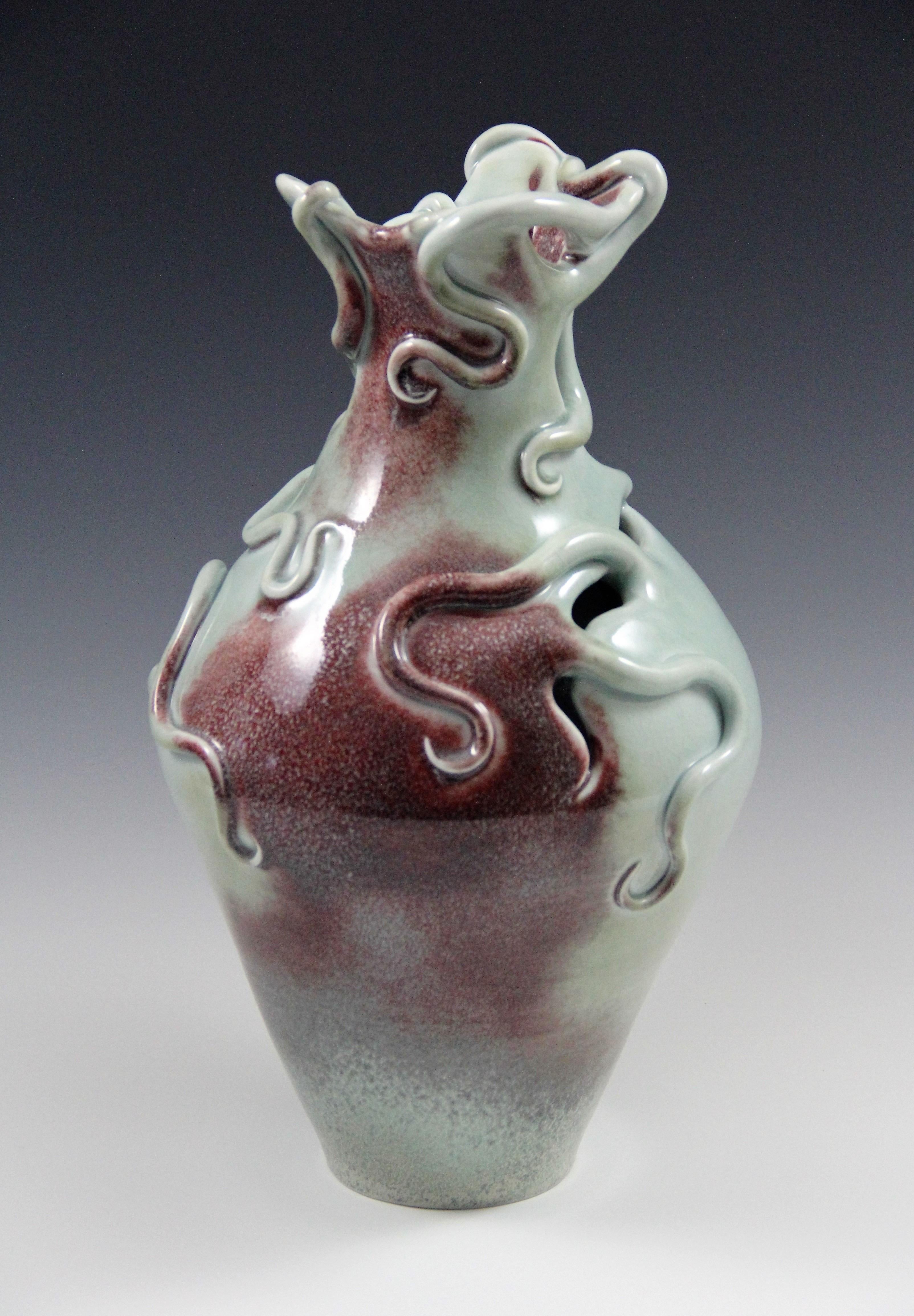Medusa Jarrón #6- Jarrón de porcelana hecho a mano - Sculpture Contemporáneo de Irina Lakshin