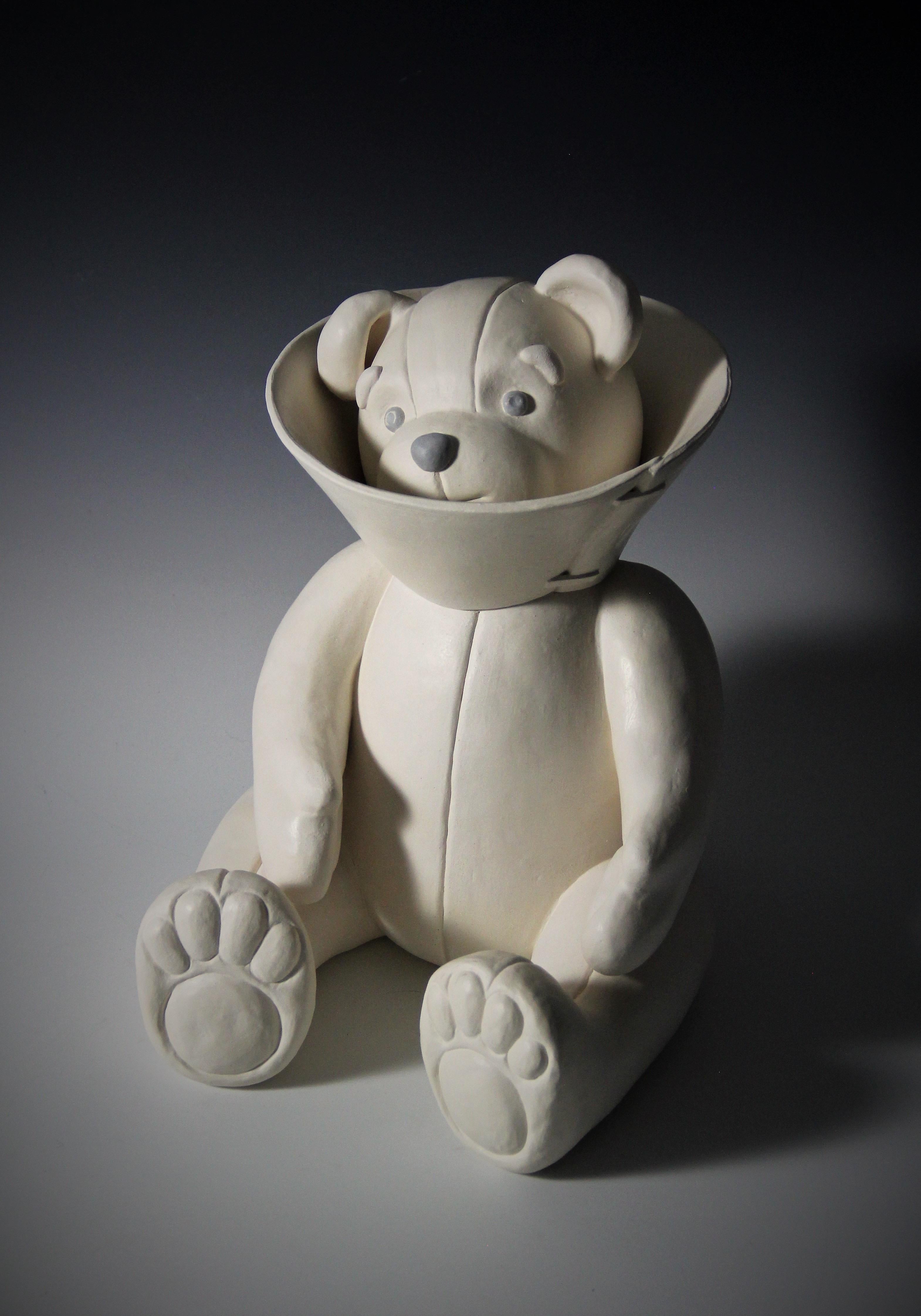 Orso sopravvissuto - scultura di orso in ceramica - Sculpture di Irina Lakshin