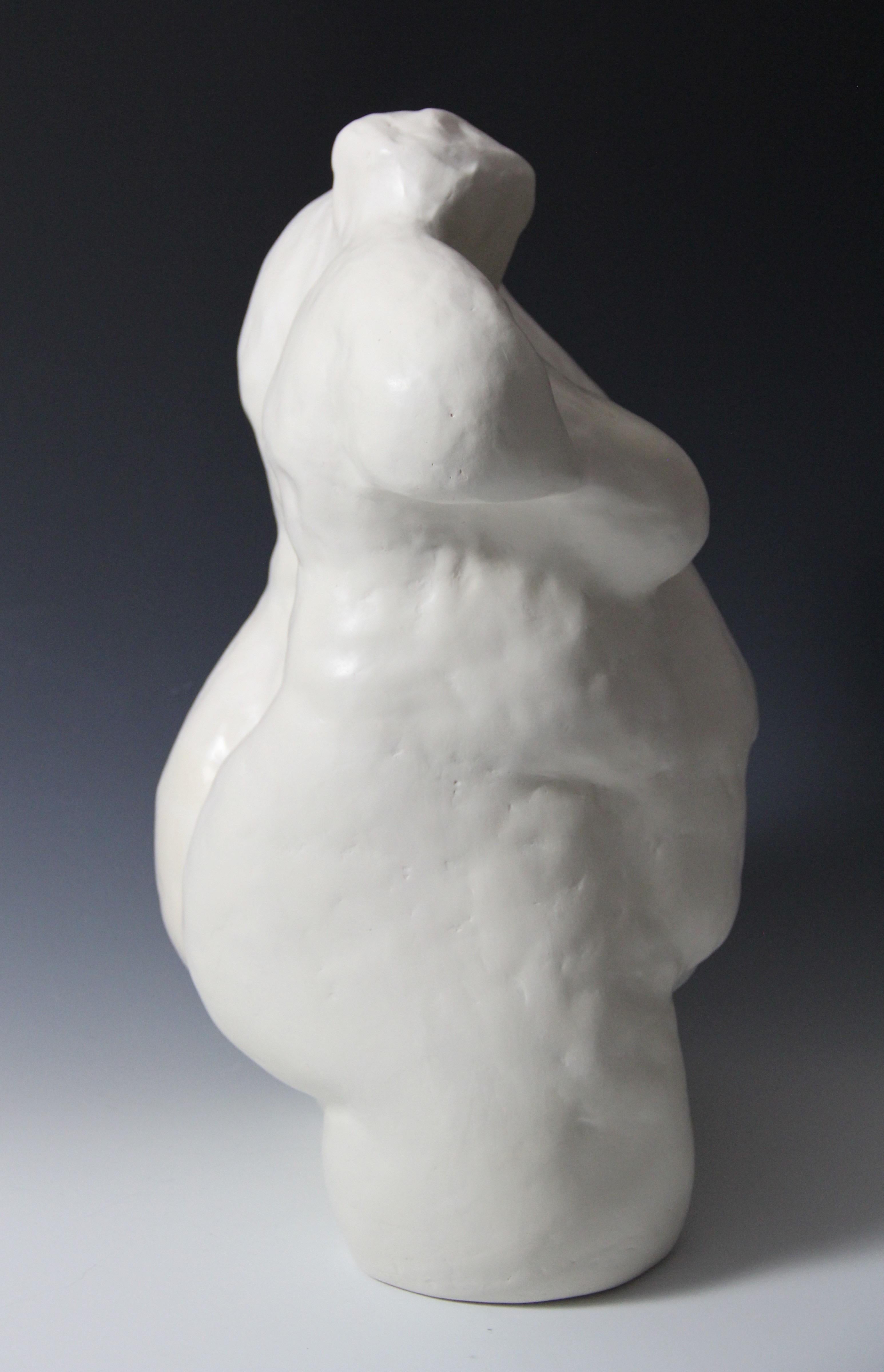 Torse blanc féminin - sculpture en céramique d'un corps de femme en vente 1
