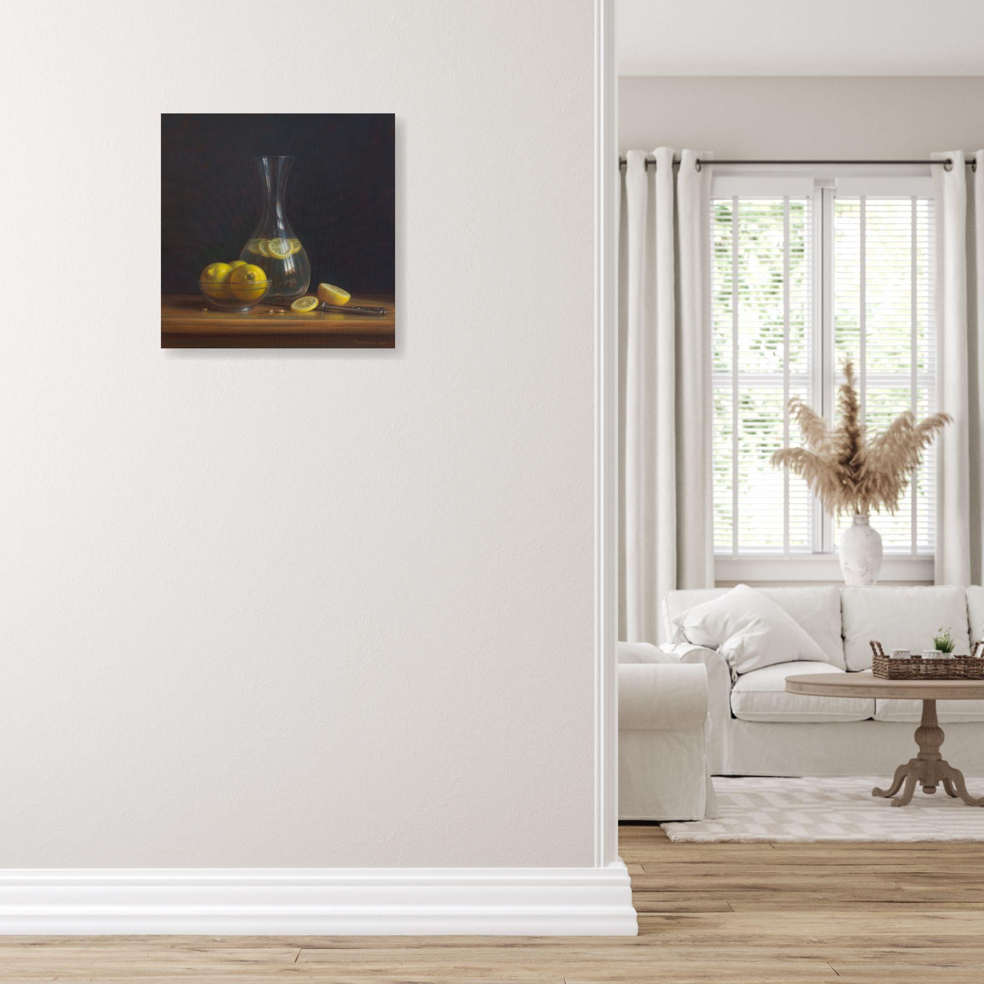 Vidrio y limones - pintura al óleo original de bodegón realista - arte contemporáneo - Still-Life Painting Negro de Irina Trushkova