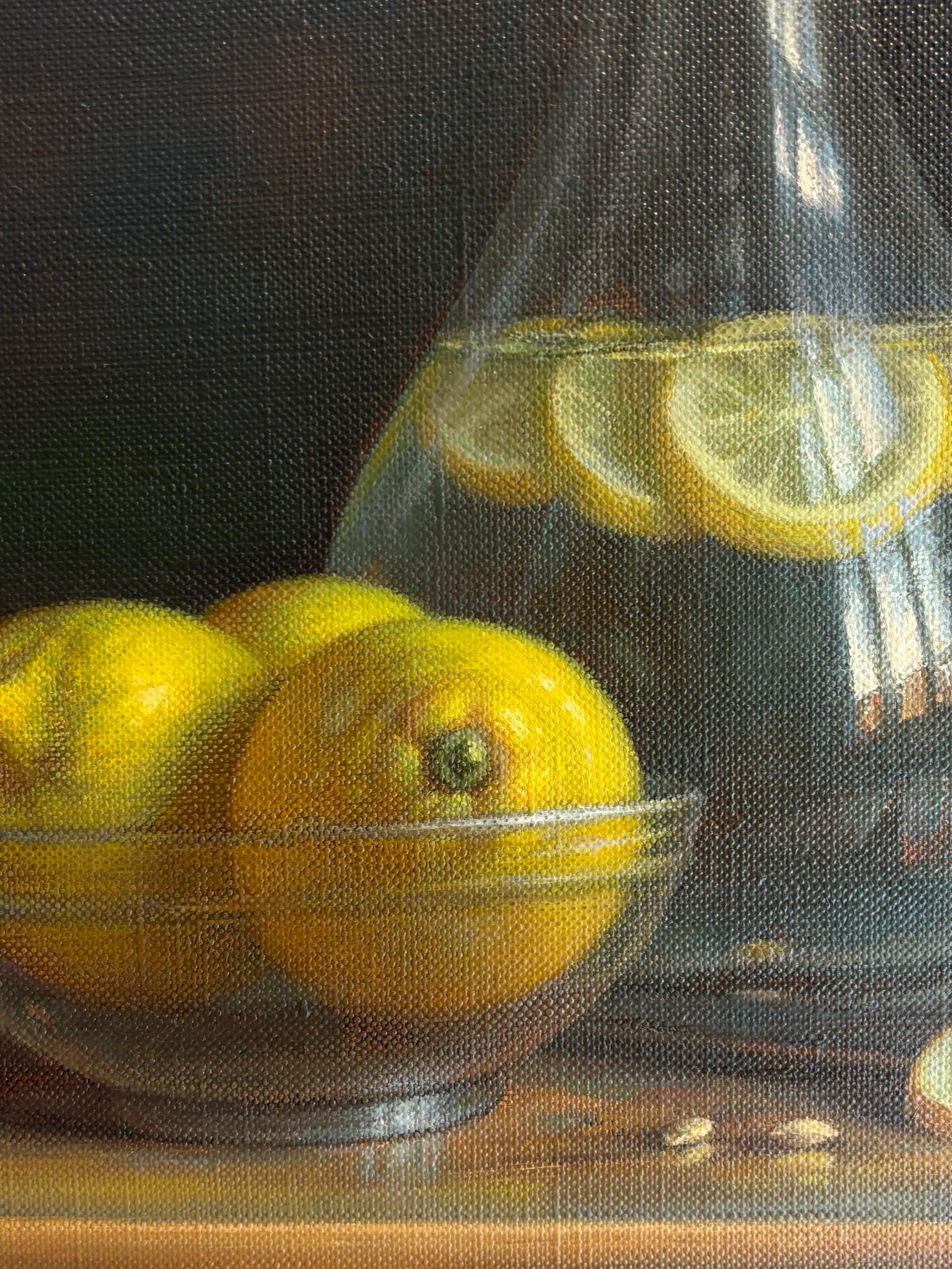 Vidrio y limones - pintura al óleo original de bodegón realista - arte contemporáneo en venta 2