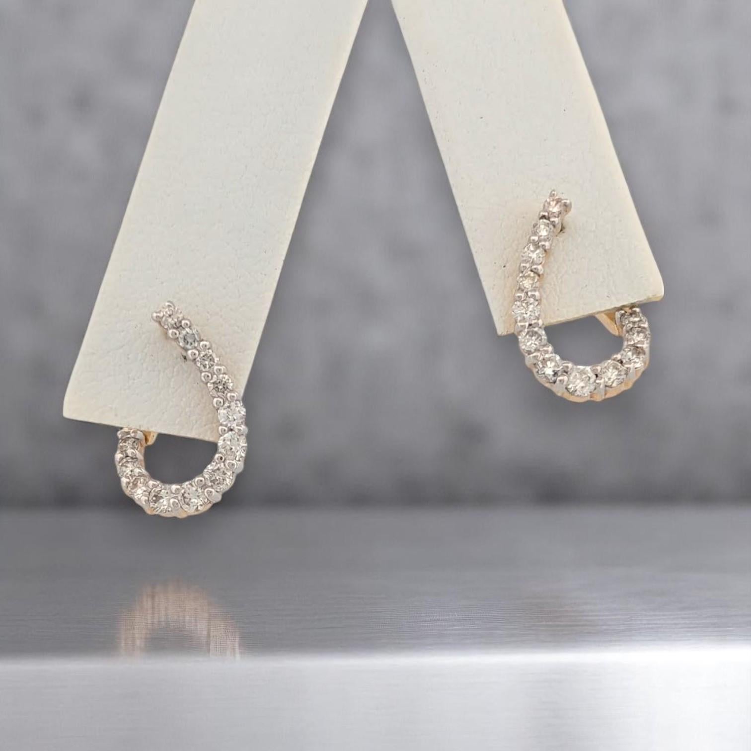 Round Cut Iris  14K Yellow Gold Diamond Earrings, 0.50 CT, Classic Stud Earrings For Sale
