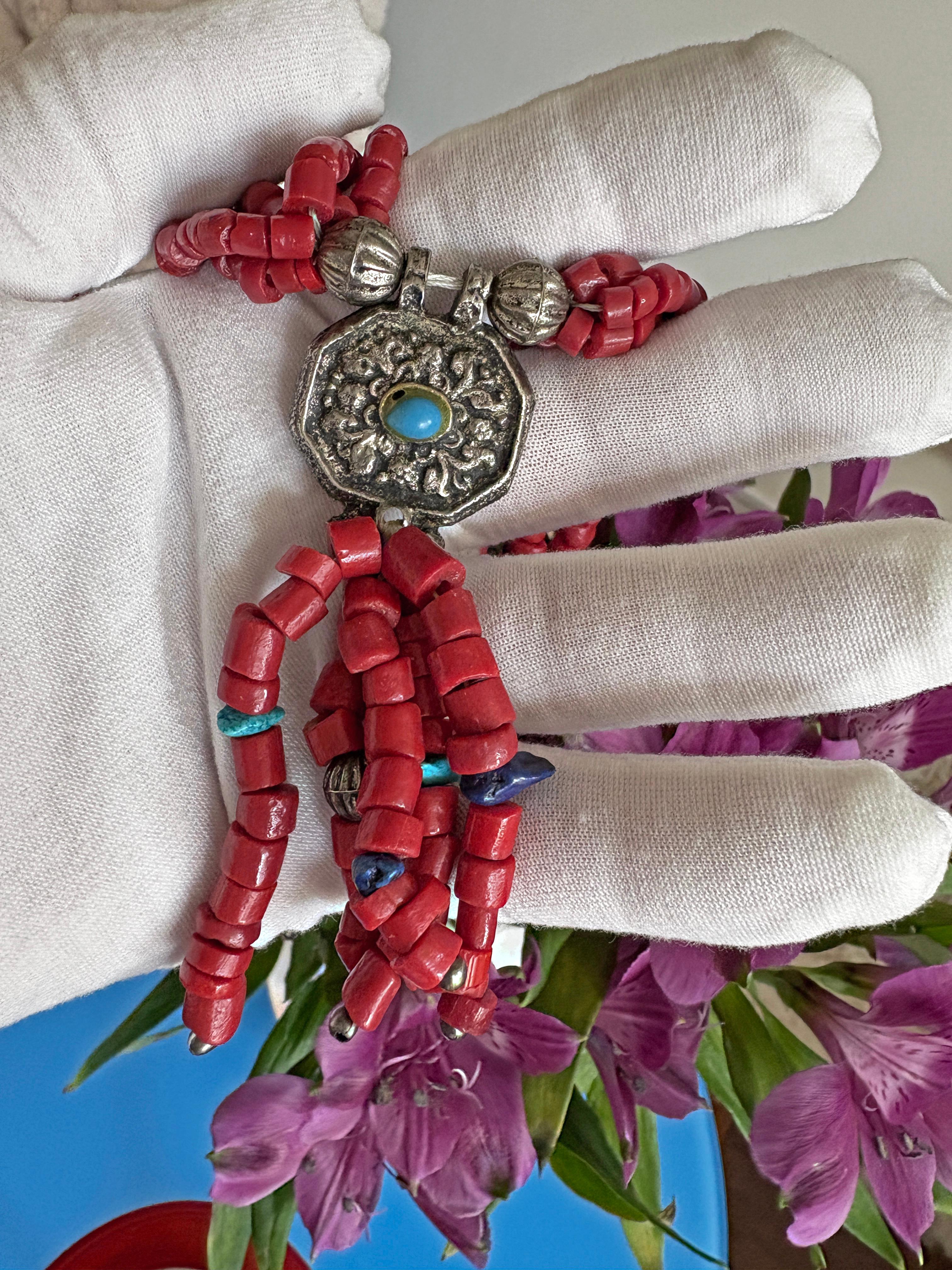 Iris Apfel Estate Collana personale in corallo, turchese, lapislazzuli e argento Tribale in vendita 4