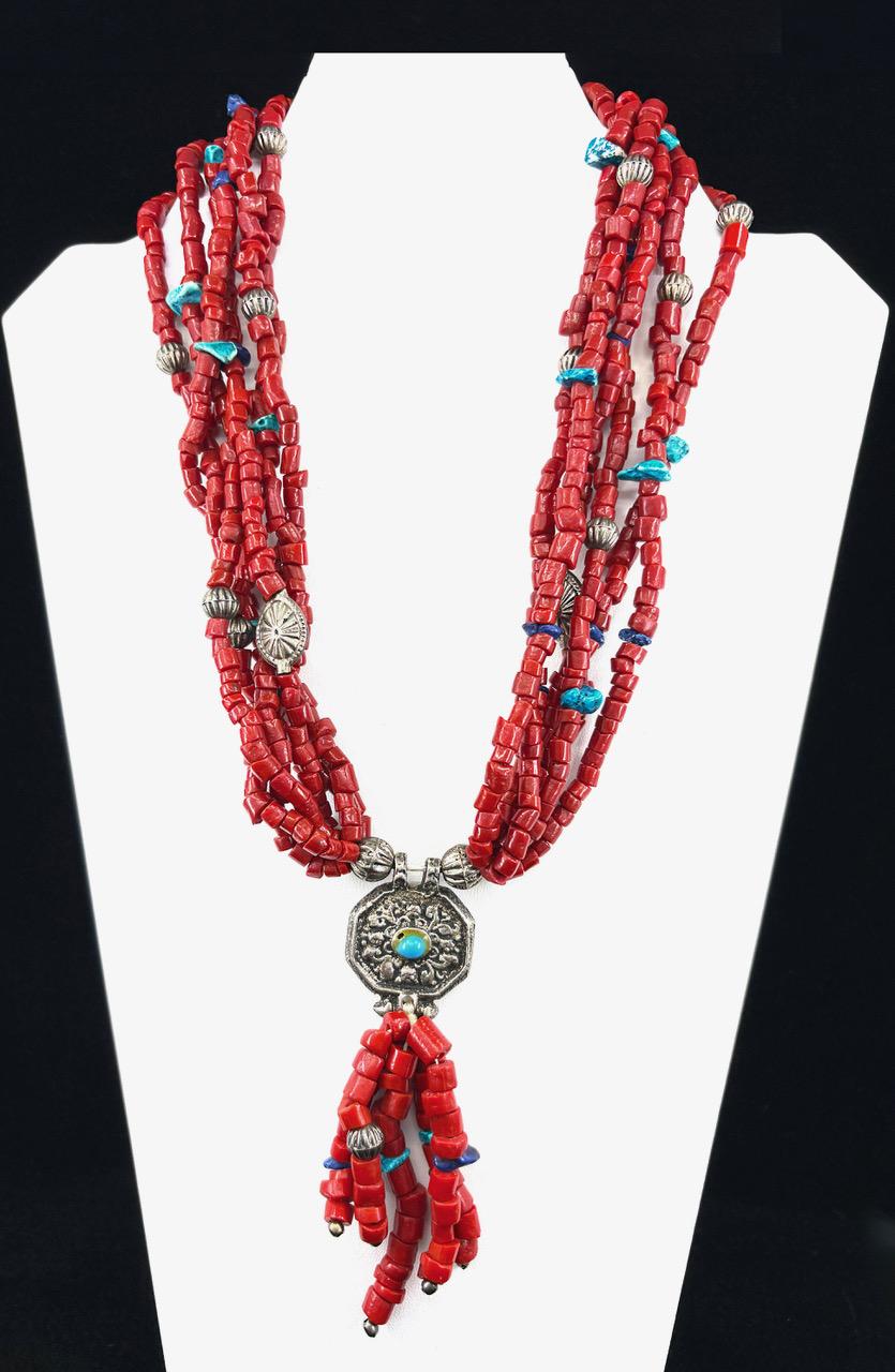 Contemporaneo Iris Apfel Estate Collana personale in corallo, turchese, lapislazzuli e argento Tribale in vendita
