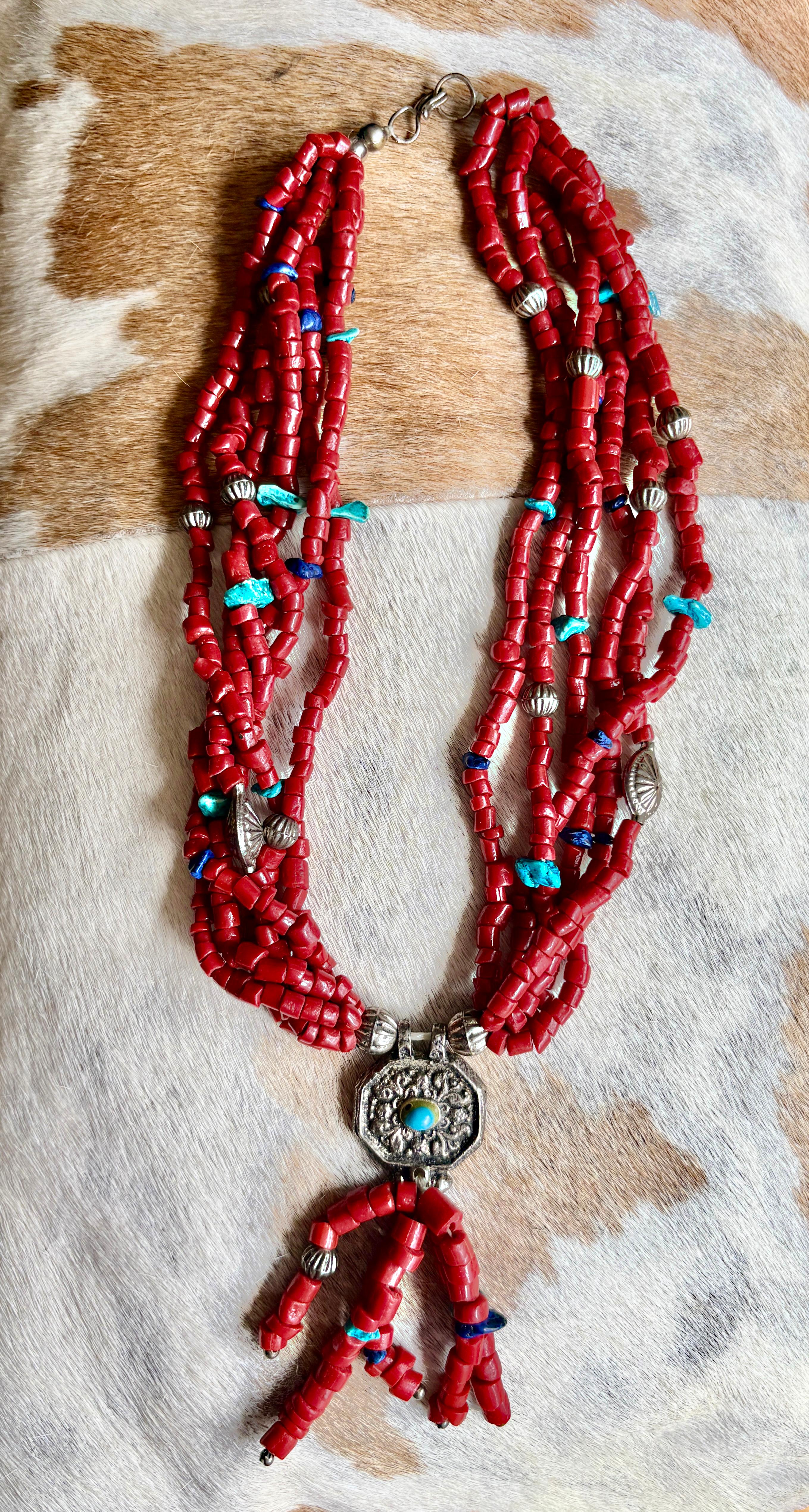 Iris Apfel Estate Collana personale in corallo, turchese, lapislazzuli e argento Tribale In condizioni ottime in vendita a New York, NY