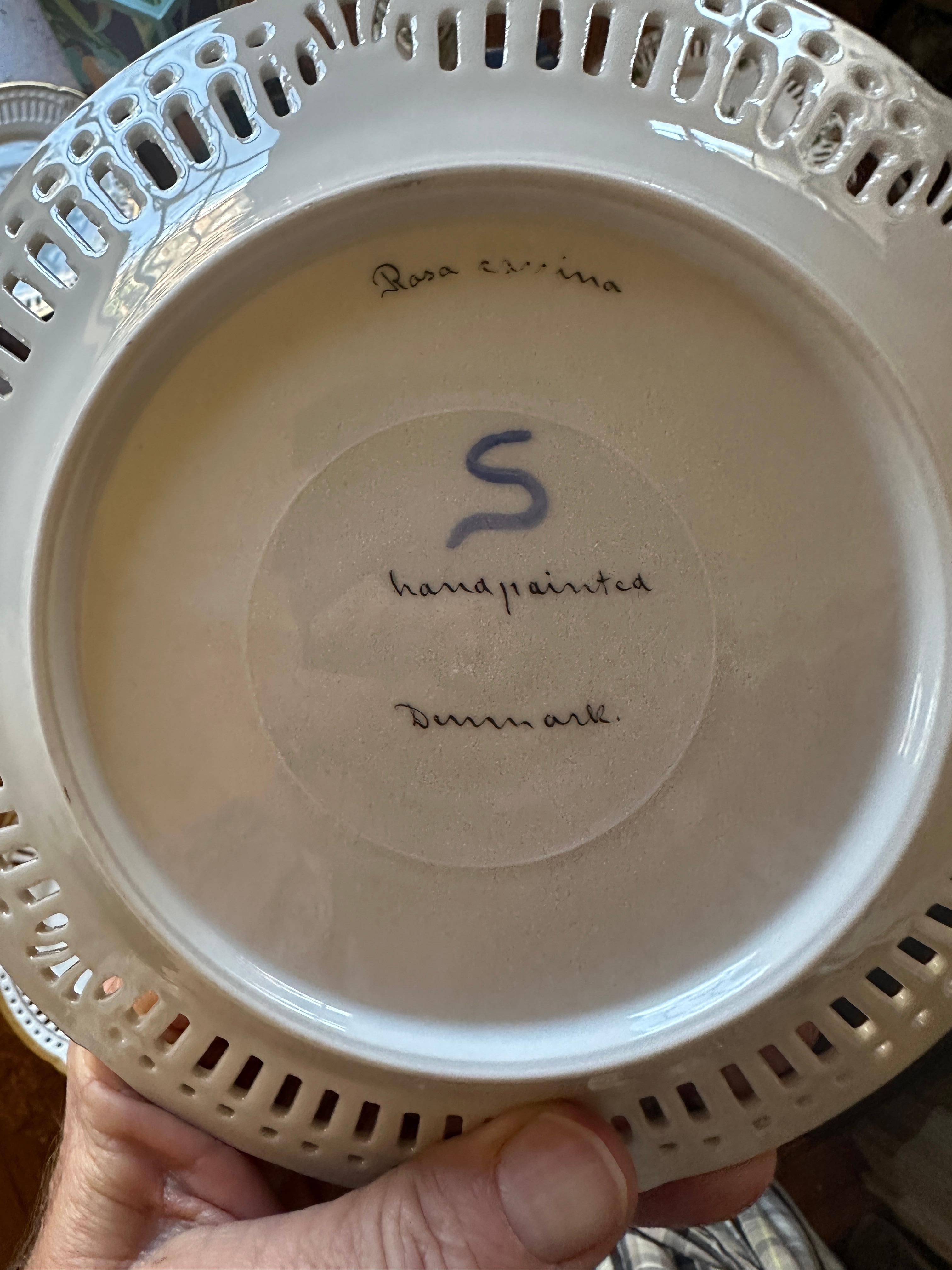 Iris Apfel Estate Personal Teacups And Plates Denmark Hand Painted Wildflowers (Tasses à thé et assiettes personnelles Danemark peintes à la main) en vente 6
