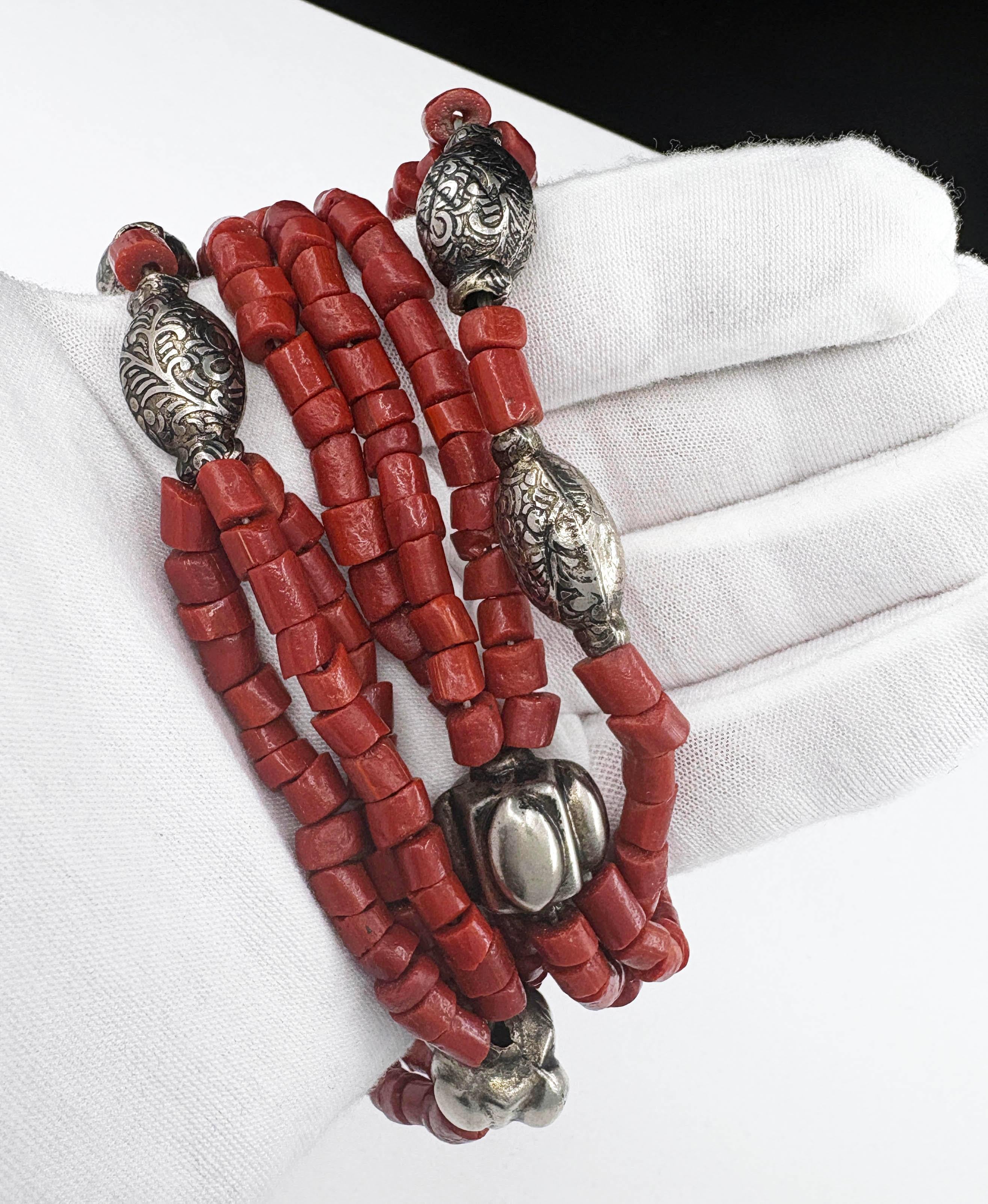 Iris Apfel Estate Collar personal de plata coralina de tres vueltas Tribal 31 pulgadas en Excelente estado para la venta en New York, NY