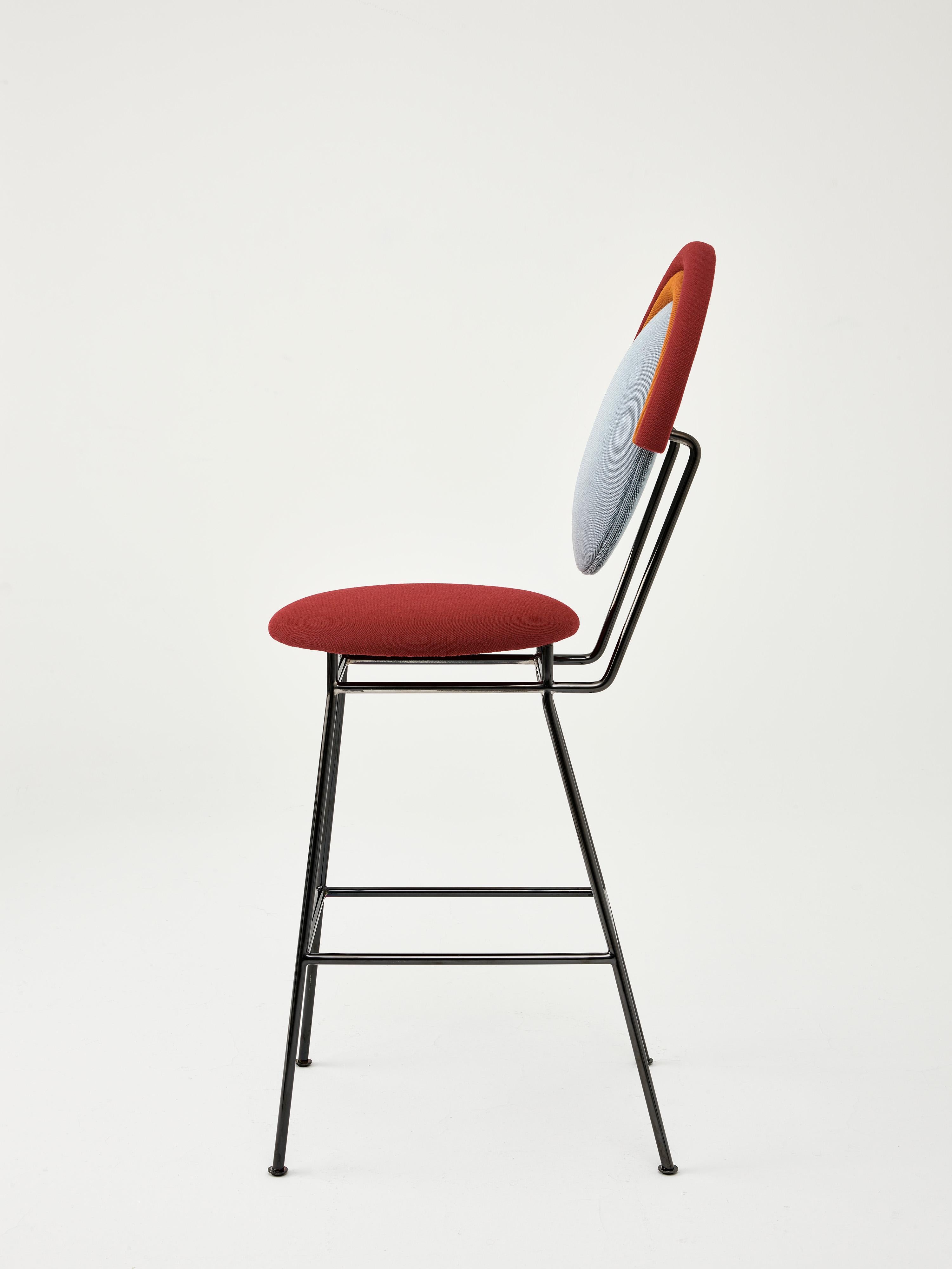 Taburete de bar Iris de Merve Kahraman, tapizado en color burdeos azul y naranja en Nuevo estado para la venta en New York, NY