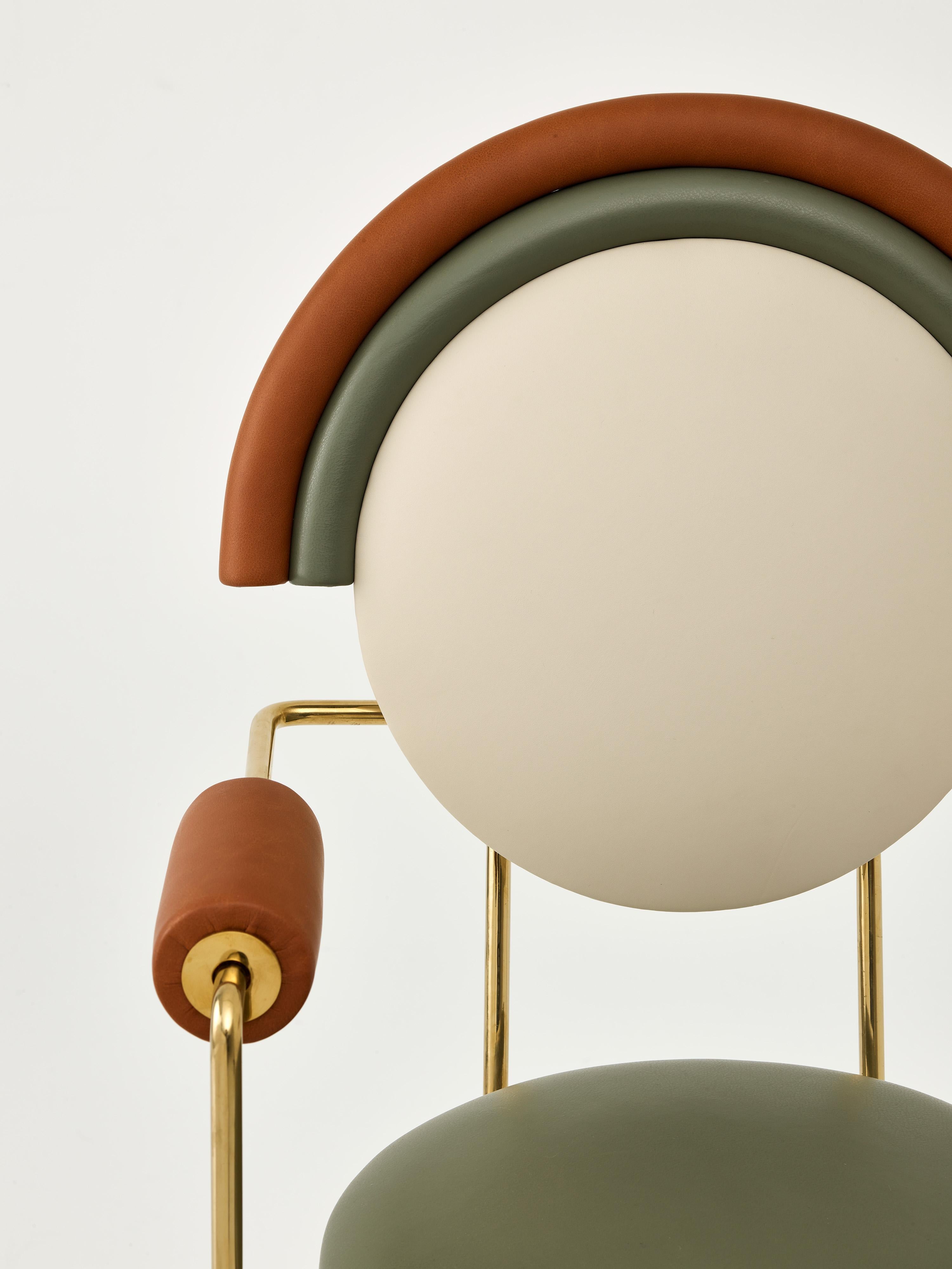 Tabouret de bar Iris de Merve Kahraman, finition en cuir et laiton poli en vente 7