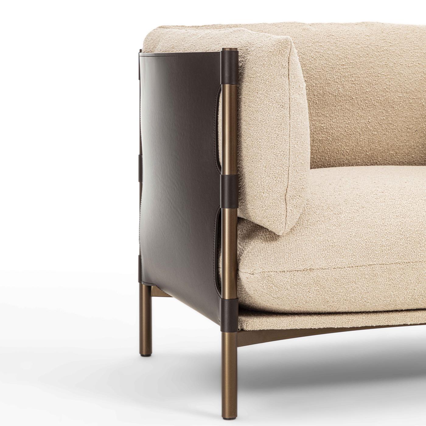 Tessile Poltrona Iris Beige in vendita