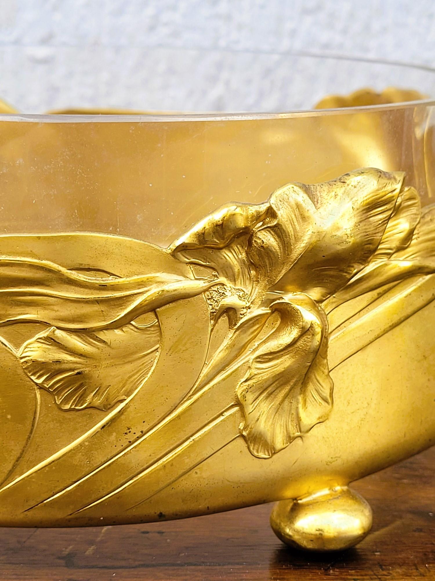 Metallo Ciotola Iris, metallo dorato e vetro, Art Nouveau, inizio XX secolo in vendita