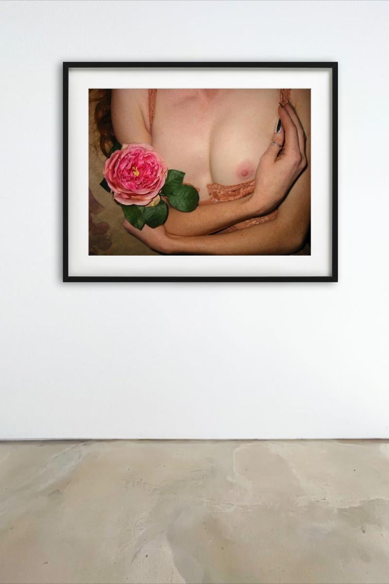 Celests Touch #4 - Aktporträt einer Frau, Kunstfotografie im Angebot 3