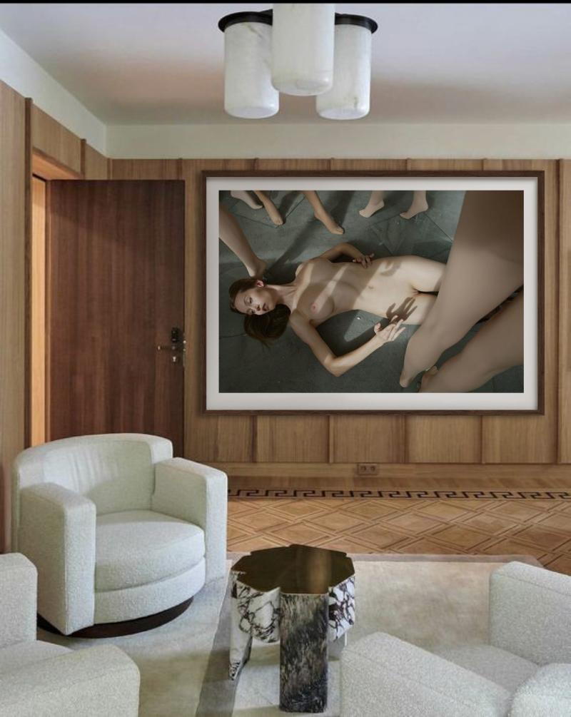 La Femme #2 - desnudo con maniquíes, fotografía artística, 2004 - Photograph Contemporáneo de Iris Brosch