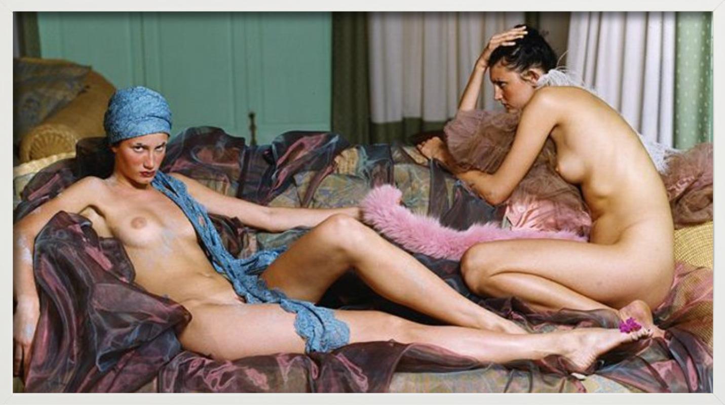 Lanzarote #1 - donne nude su un divano, Diptych Fine Arts Photography in vendita 5