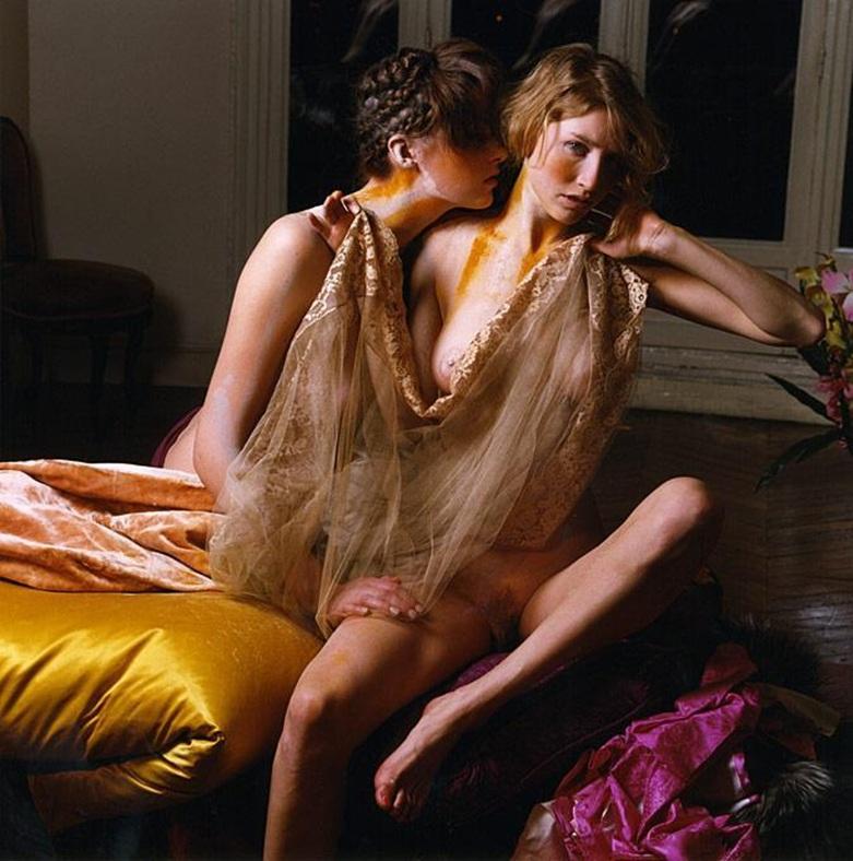 Puder und Tüll - Halbakt mit Stoffen, Fine Art Photography, 2000