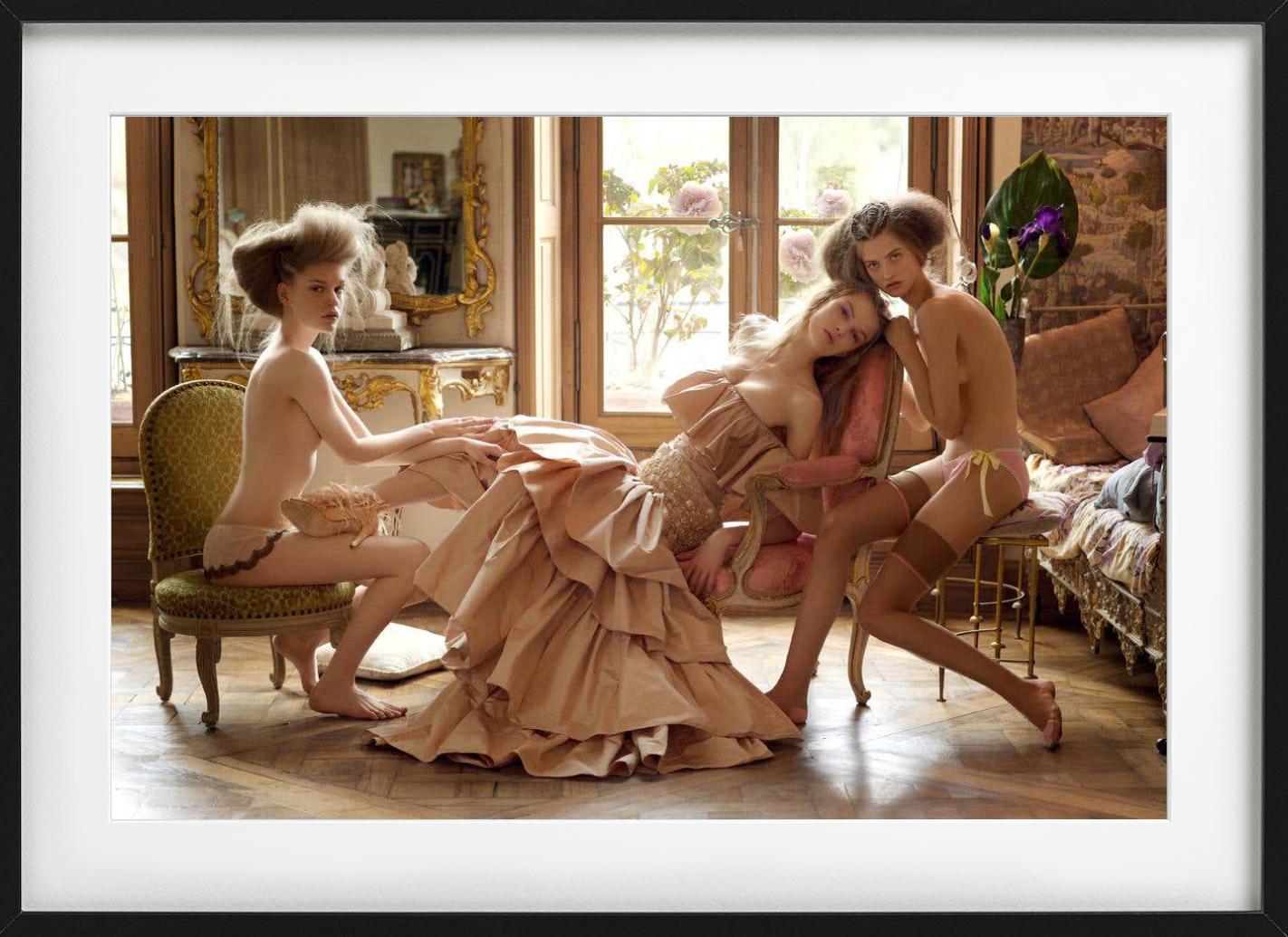 Rue du temple - Nude in Baroque Interior, Fine Art photography - Photograph by Iris Brosch
