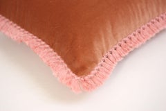 Coussin décoratif IRIS Camel Velvet Deluxe fait à la main