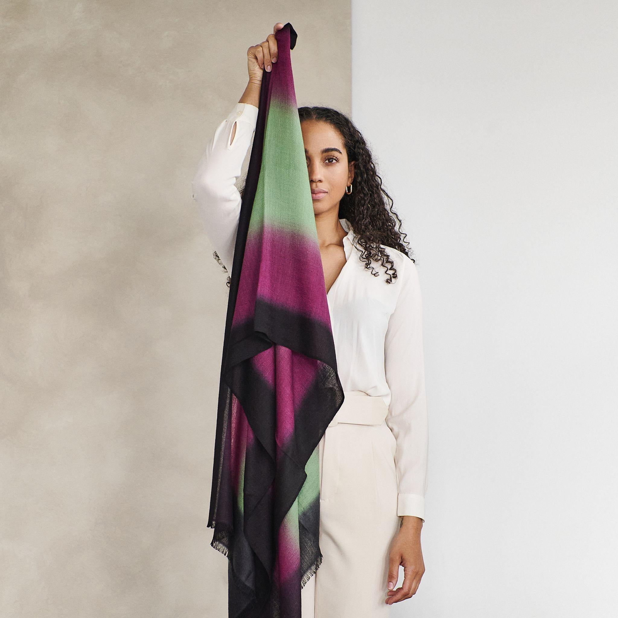 Women's Iris Courtyard Cashmere Merino Modern Artisanal Handwoven Scarf For Sale