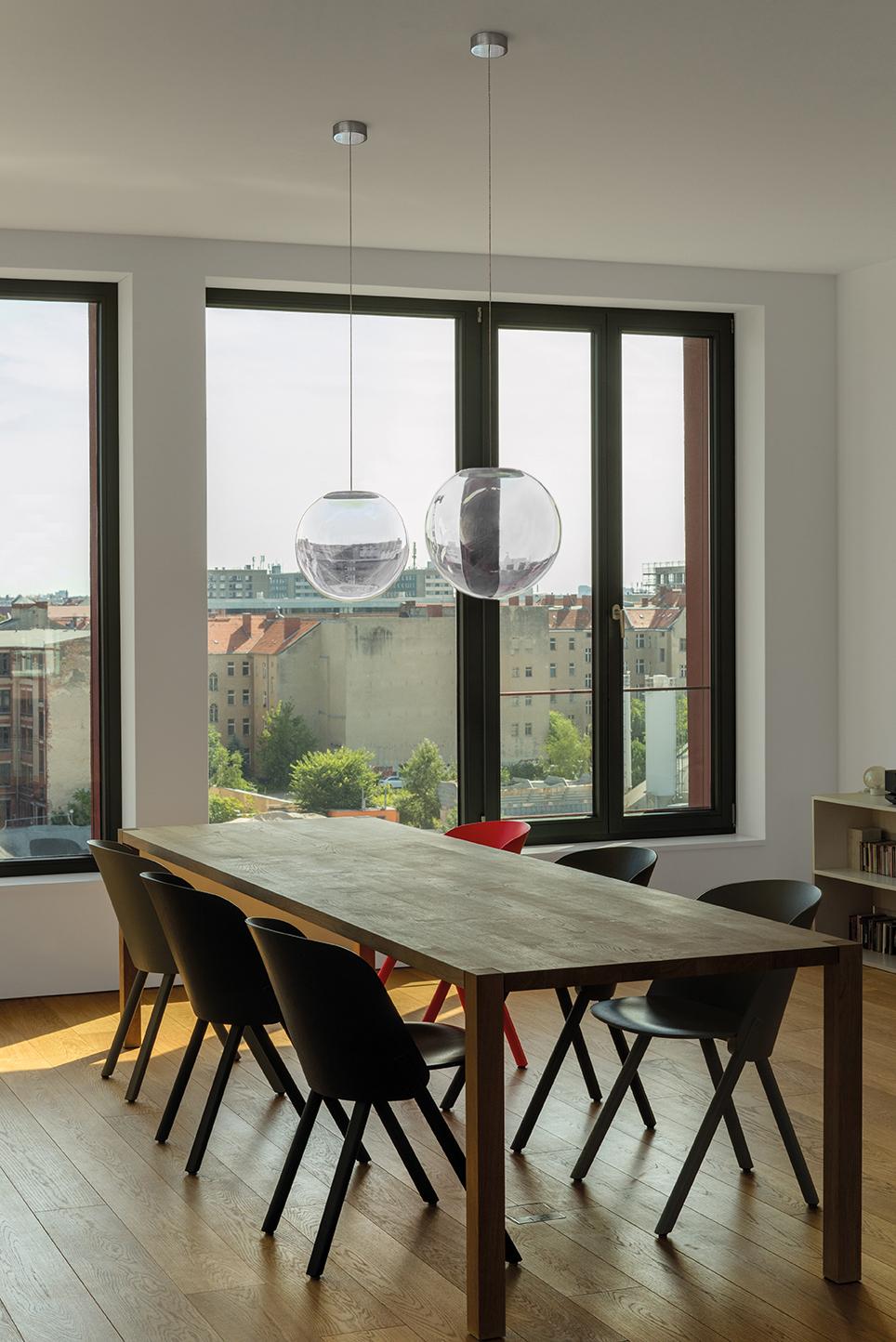 XXIe siècle et contemporain  Lampe à suspension Iris Globe 30 cm en acier transparent, Sebastian Scherer NEO/CRAFT en vente