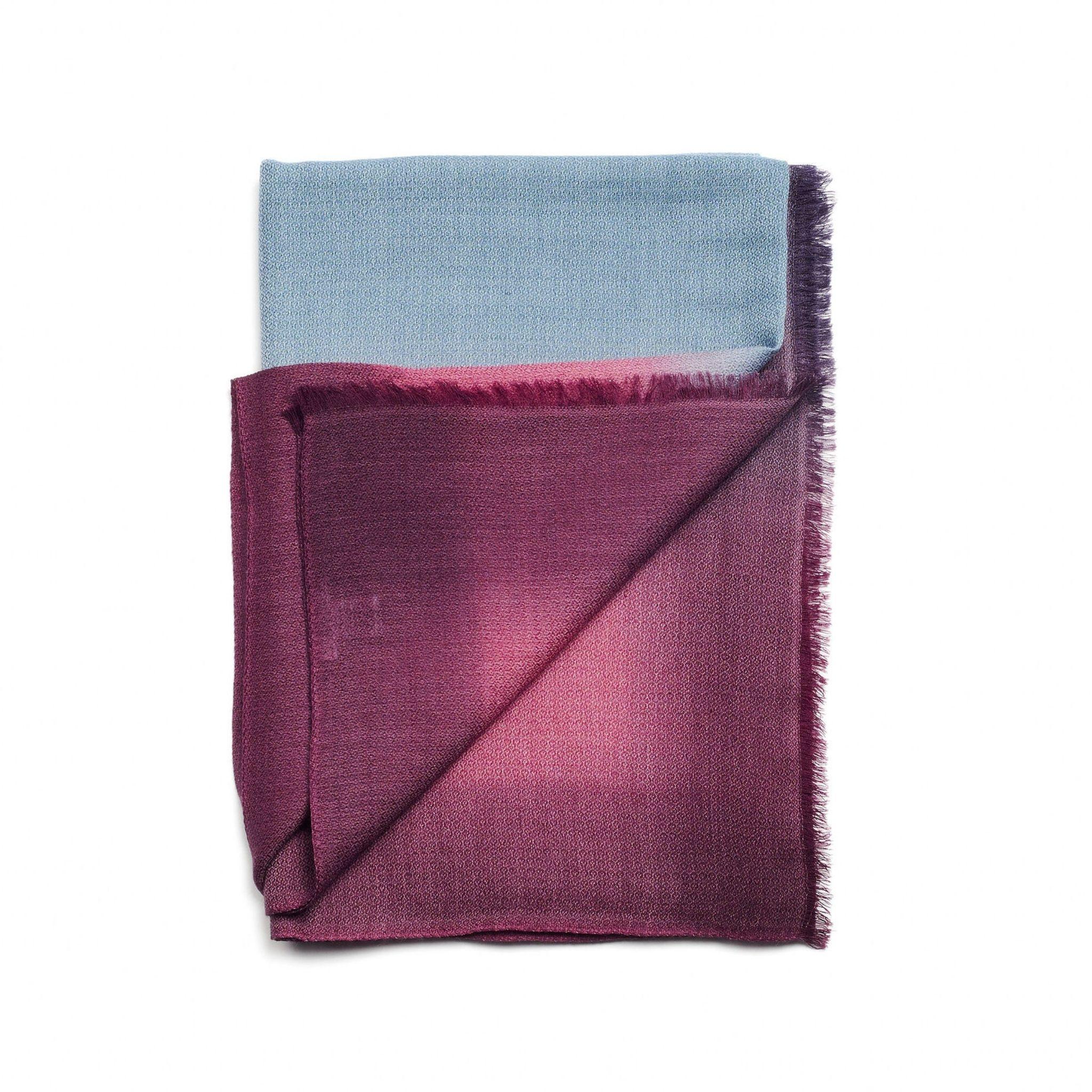 Bufanda Iris Haze Cachemira Merino Moderna Artesanal Tejida a Mano en venta 8