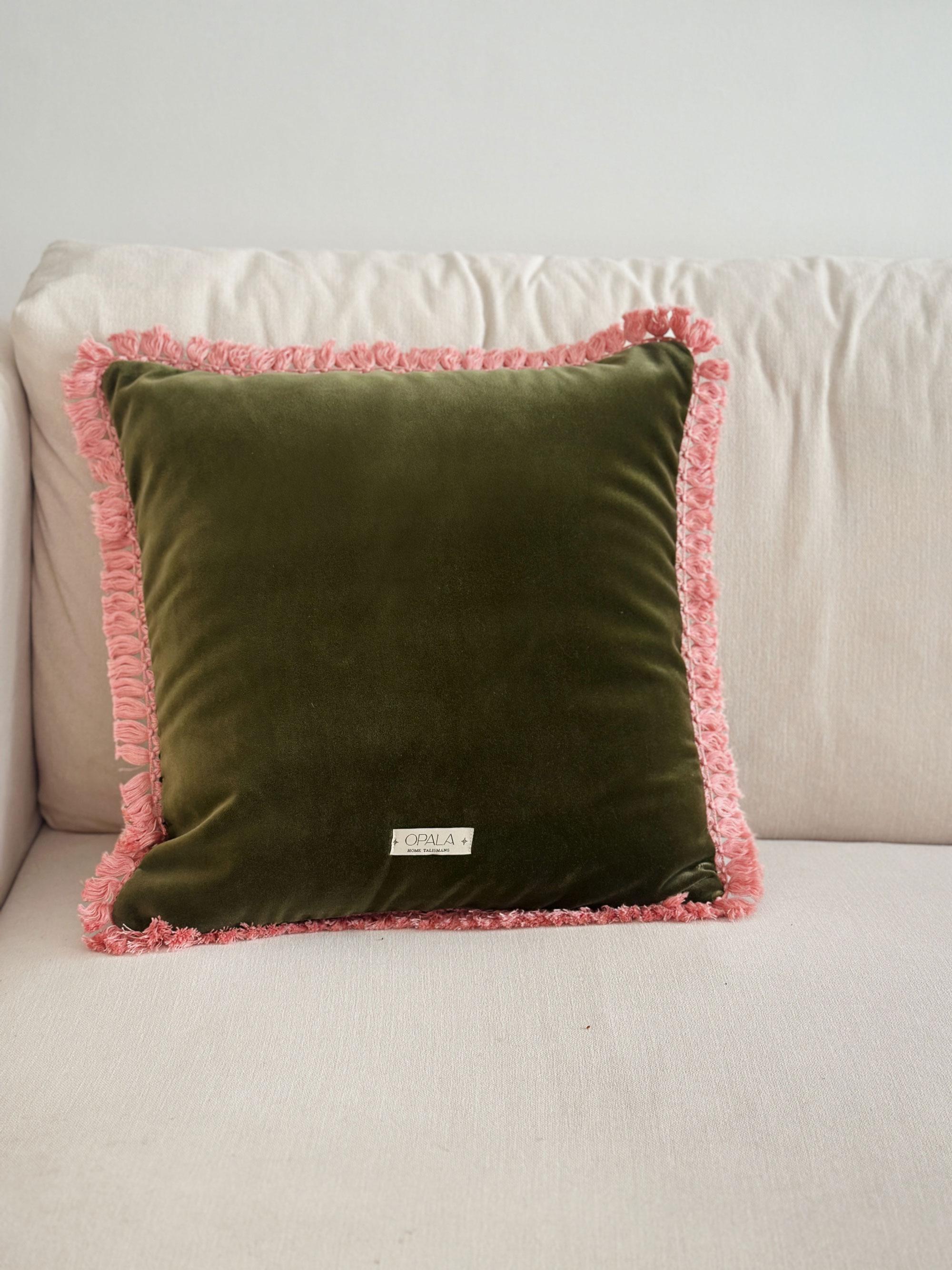 Cuscino decorativo IRIS in velluto avorio deluxe con frange in vendita 1